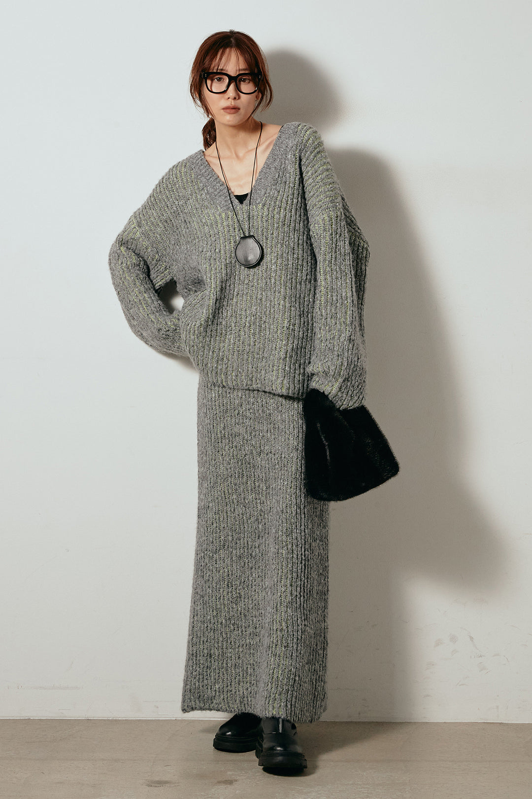 [SET]アルパカタッチ深Vニットトップス+アルパカタッチニットタイトスカート(2set)