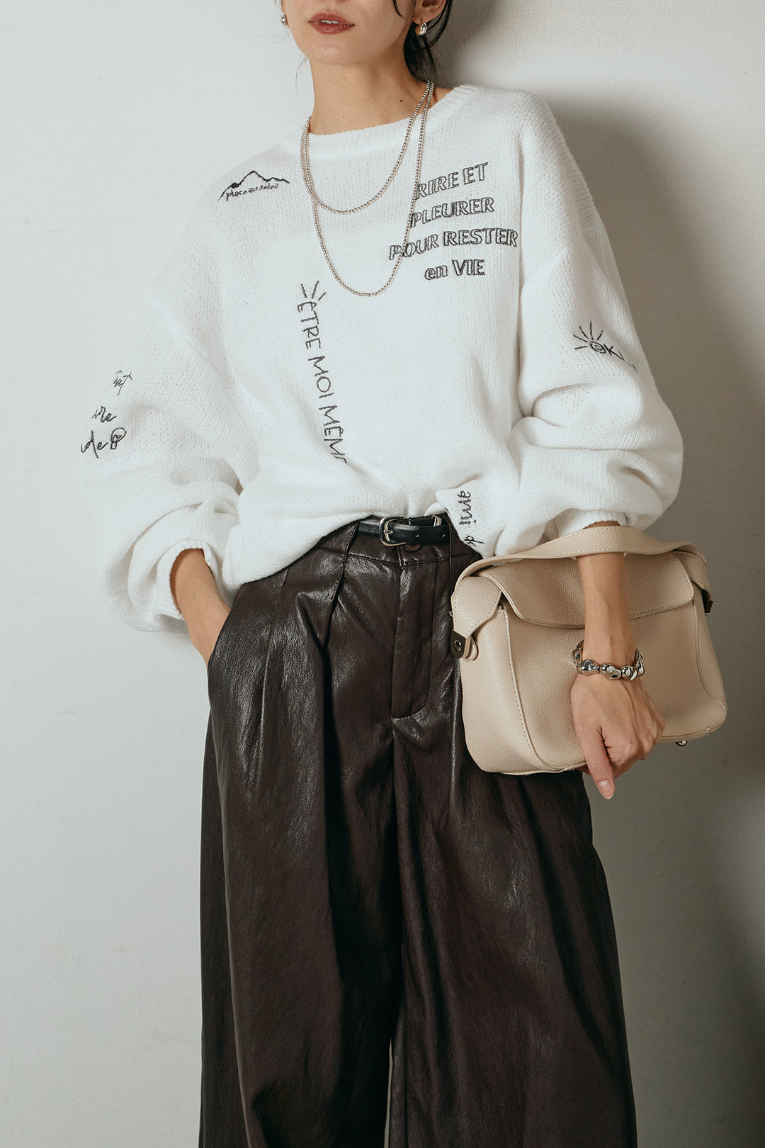 [SET]刺繍ロゴランダムデザインニットトップス+ベルト付きレザーライクタックパンツ(2set)