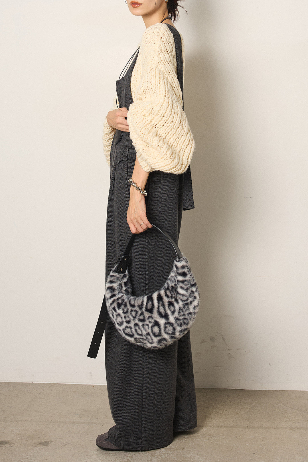 [SET]チャンキースラブニットクロップドプルオーバー+クラシックヘリンボーンサロペット(2set)