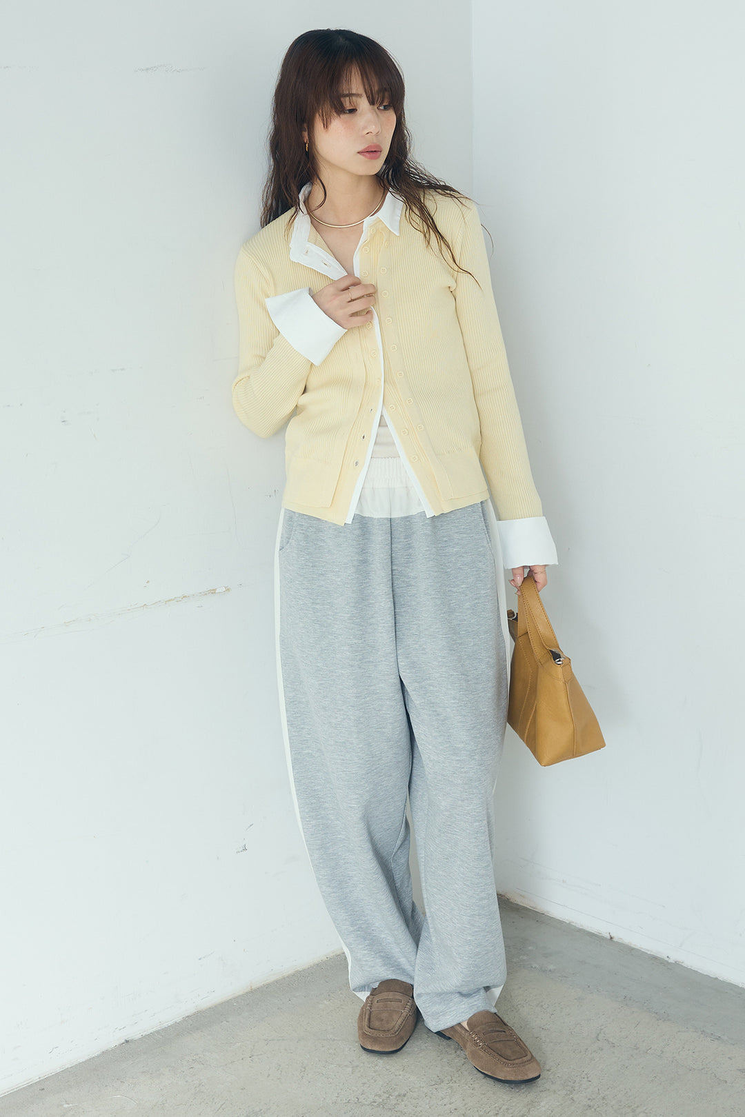 [SET]シャツドッキングボタンニットカーディガン+異素材切り替えスウェットパンツ(2set)
