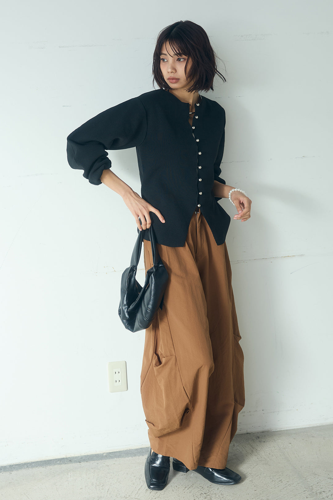 [SET]メタルボタンバナナスリーブカーディガン+ドライタフタタックバレルパンツ(2set)