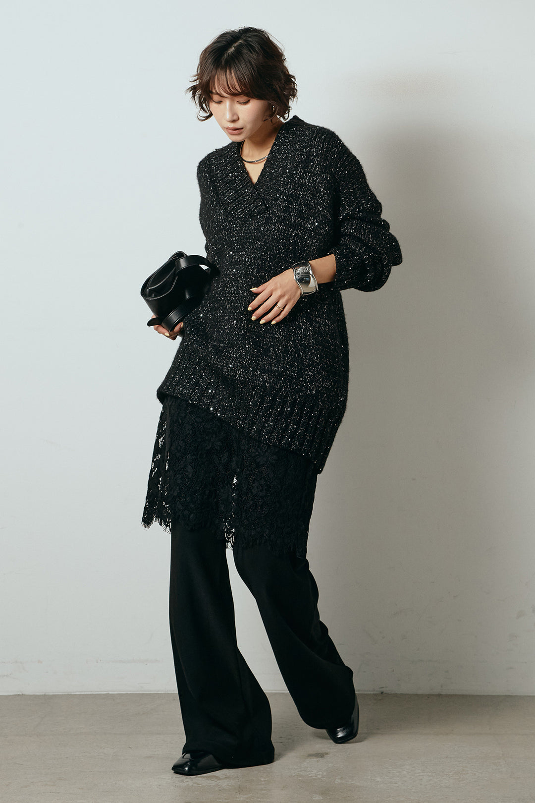 [SET]Vネックラメニットトップス+レース刺繍レイヤードフレアパンツ(2set)