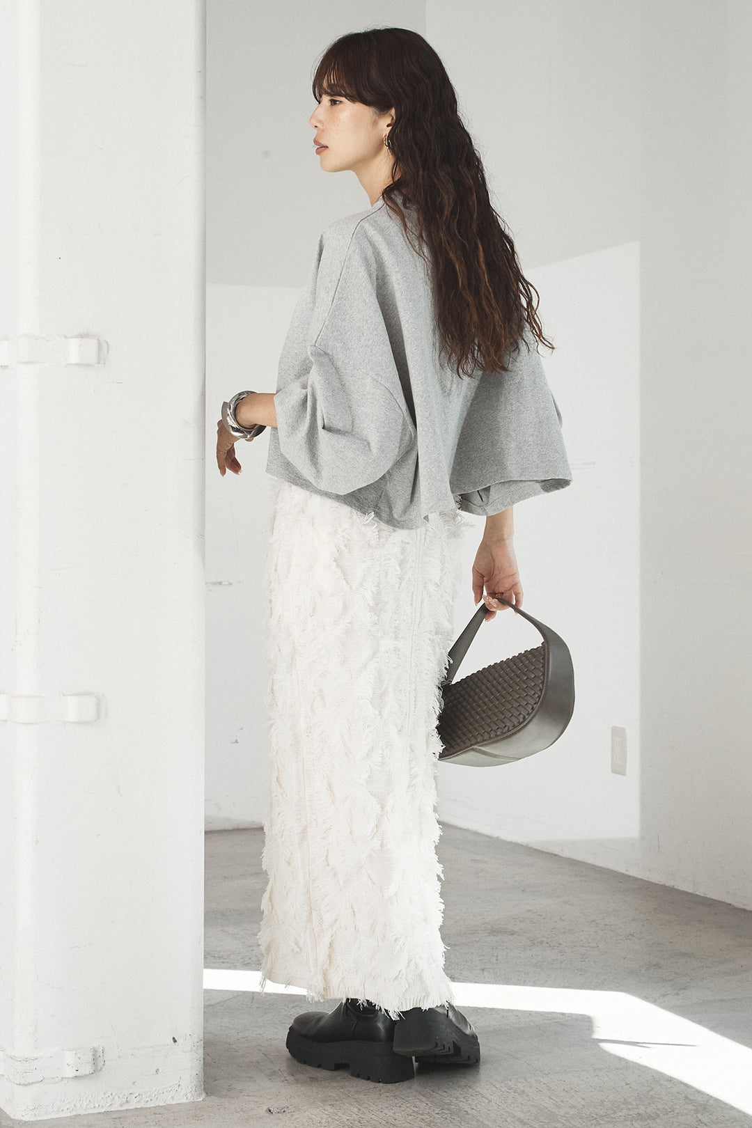 [SET]ビッグロゴHRU袖ボリュームトップス+カットフリンジニットタイトスカート(2set)