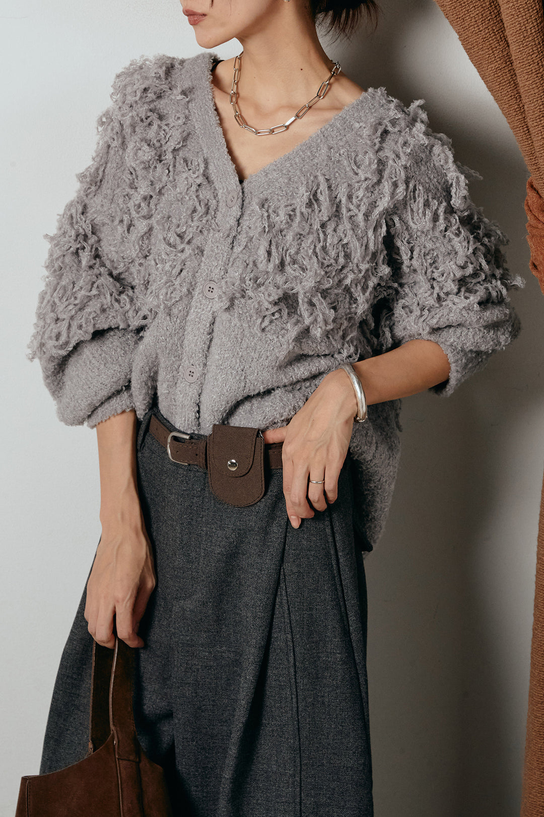 [SET]ループ編みVネックニットカーディガン+ポーチベルト付きカーブパンツ(2set)