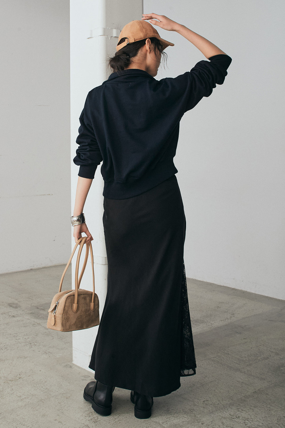 [SET]裏毛ロゴ刺繍ハーフZIPスウェット+刺繍レースデザインサテンスカート(2set)