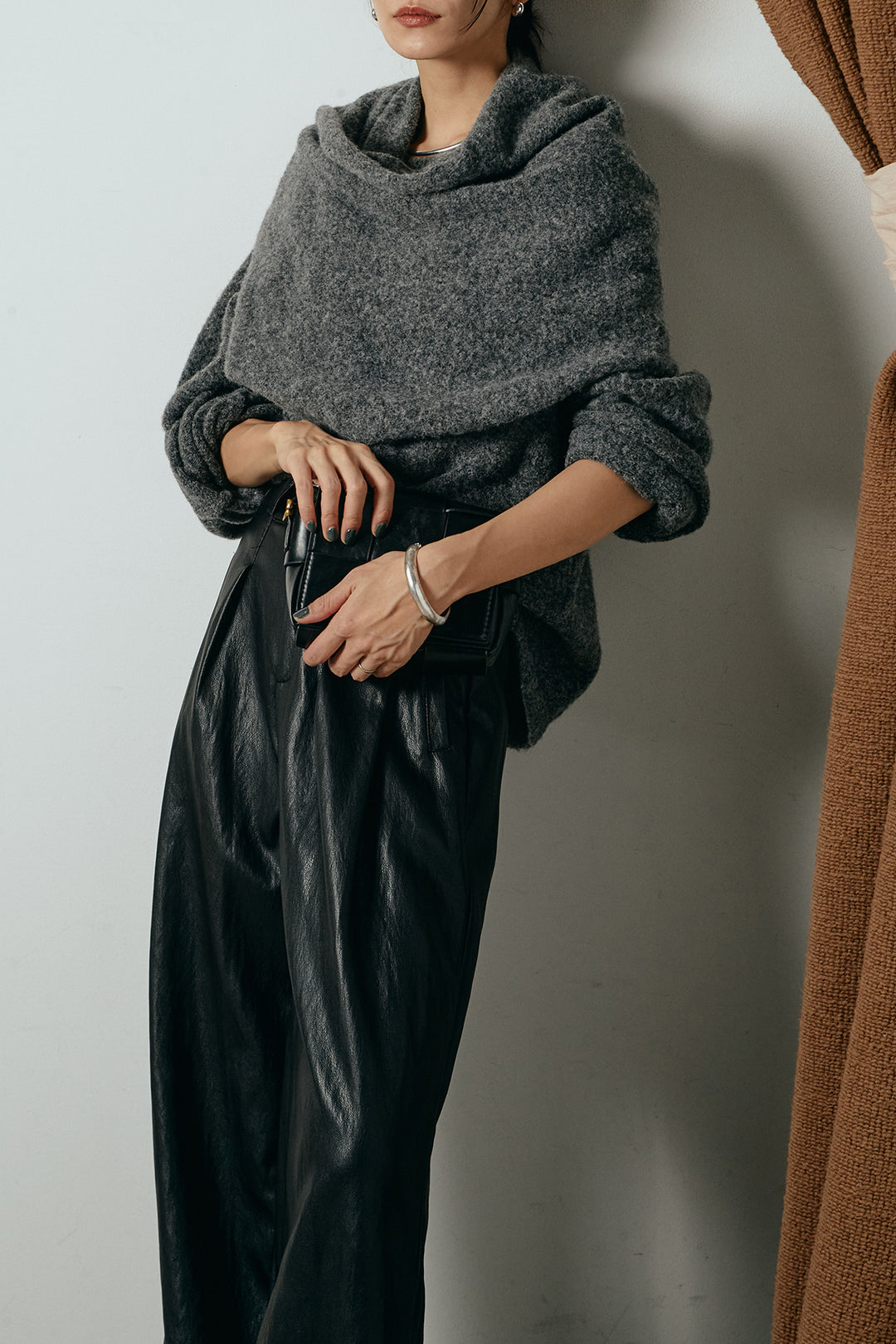 [SET]ネック巻きデザインニットトップス+ベルト付きレザーライクタックパンツ(2set)