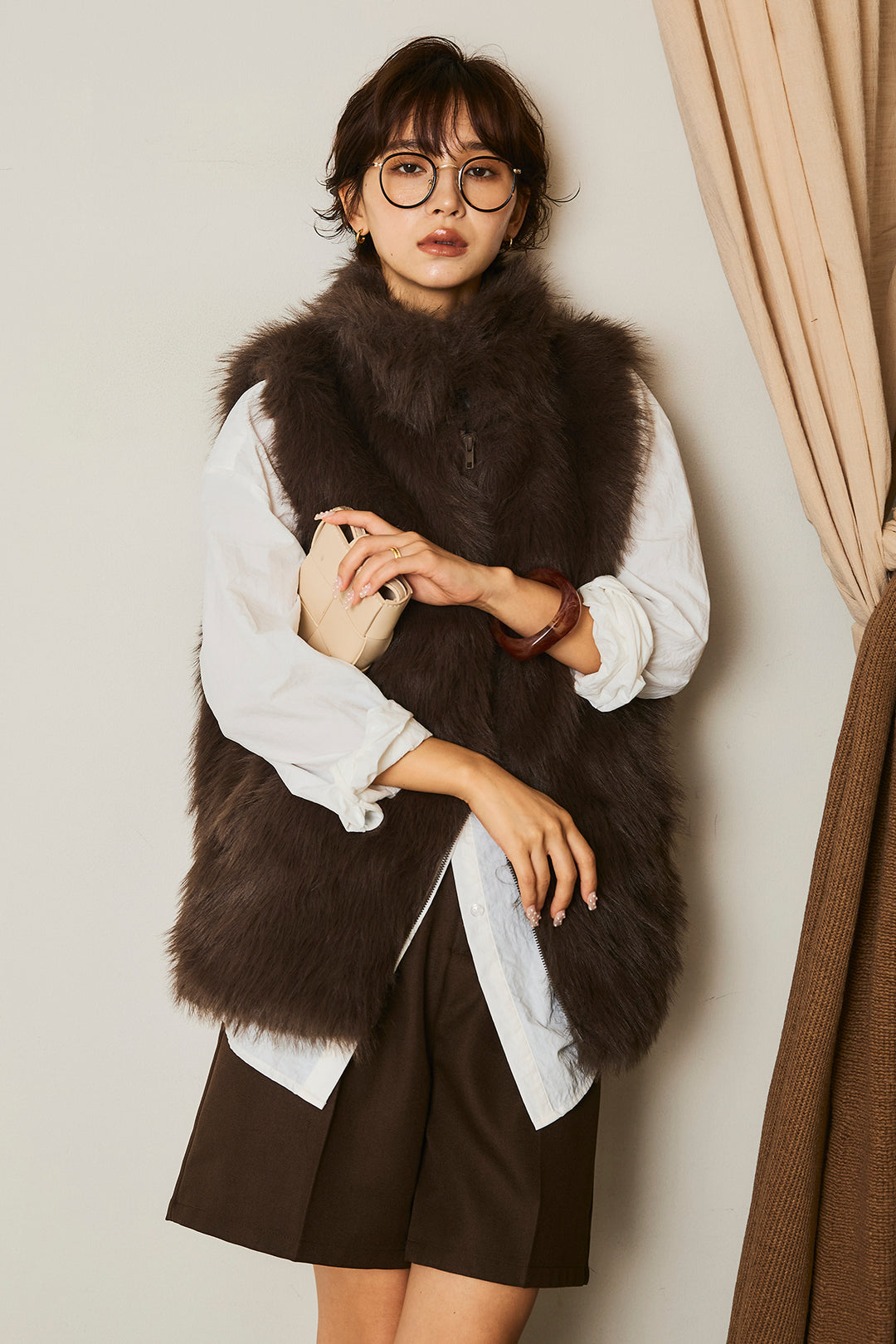 [SET]パワーショルダービッグシャツ+ヘザーエステルタックハーフパンツ+フェイクファースタンドジレ(3set)