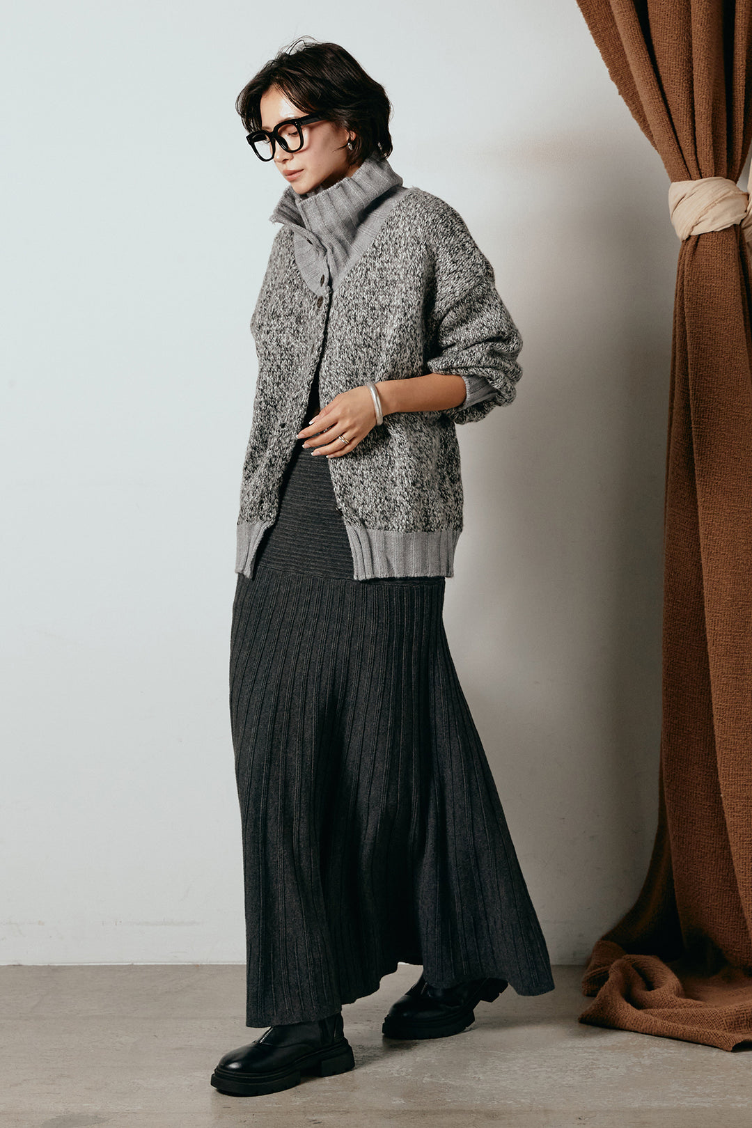 [SET]ハイネックミックスニットカーディガン+編み地切り替えフレアニットスカート(2set)