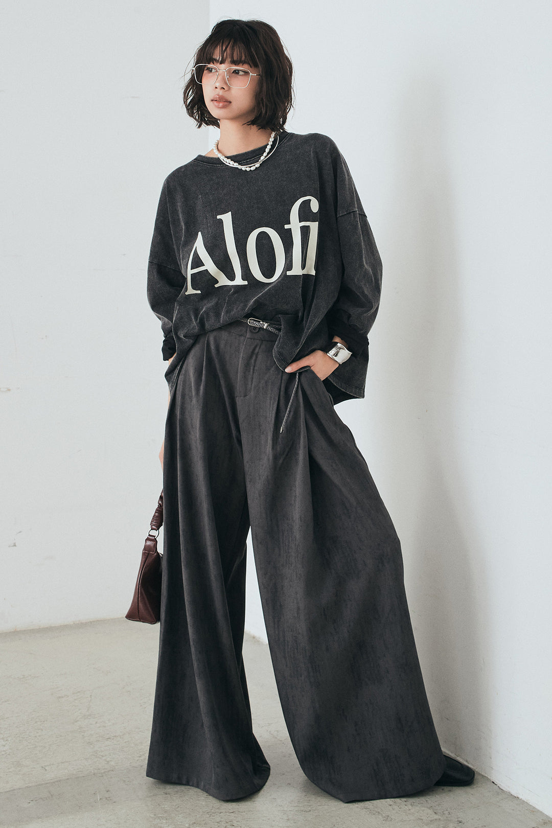 [SET]裾センタードロストロゴプリントワイドTシャツ+紐ベルト付きかすれ柄ワイドスラックス(2set)