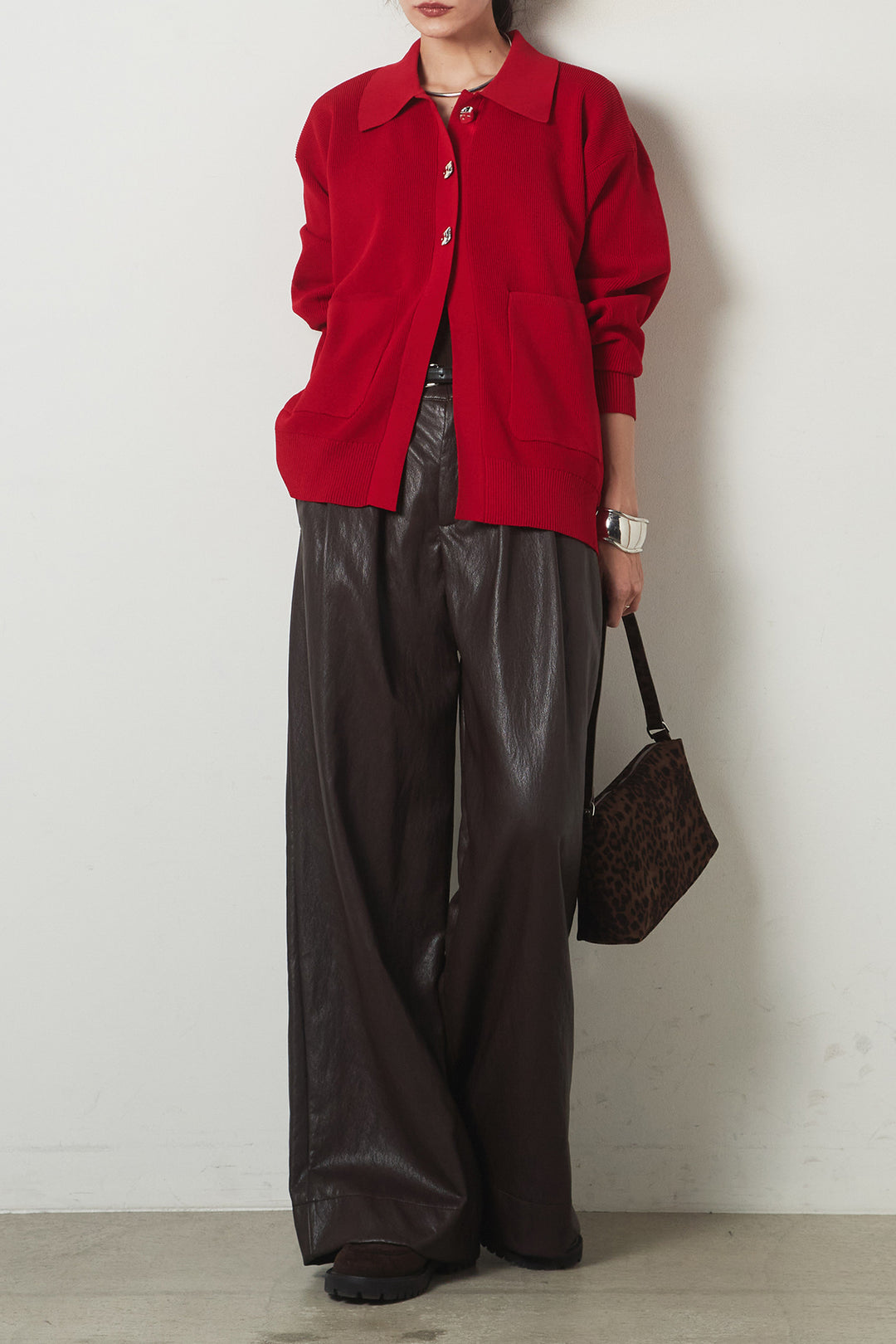 [SET]メタル釦衿付きニットカーディガン+ベルト付きレザーライクタックパンツ(2set)