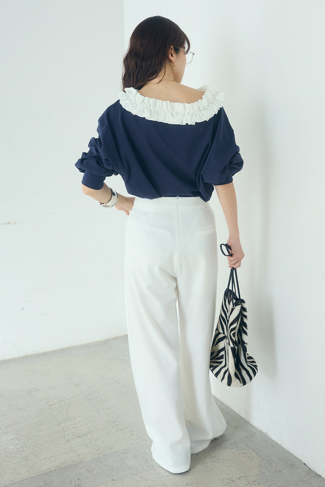 [SET]ネックギャザーフリルスウェット+サイドベルトタック入りスラックス(2set)