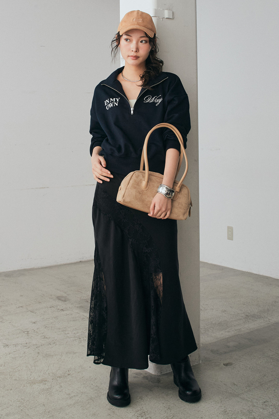 [SET]裏毛ロゴ刺繍ハーフZIPスウェット+刺繍レースデザインサテンスカート(2set)