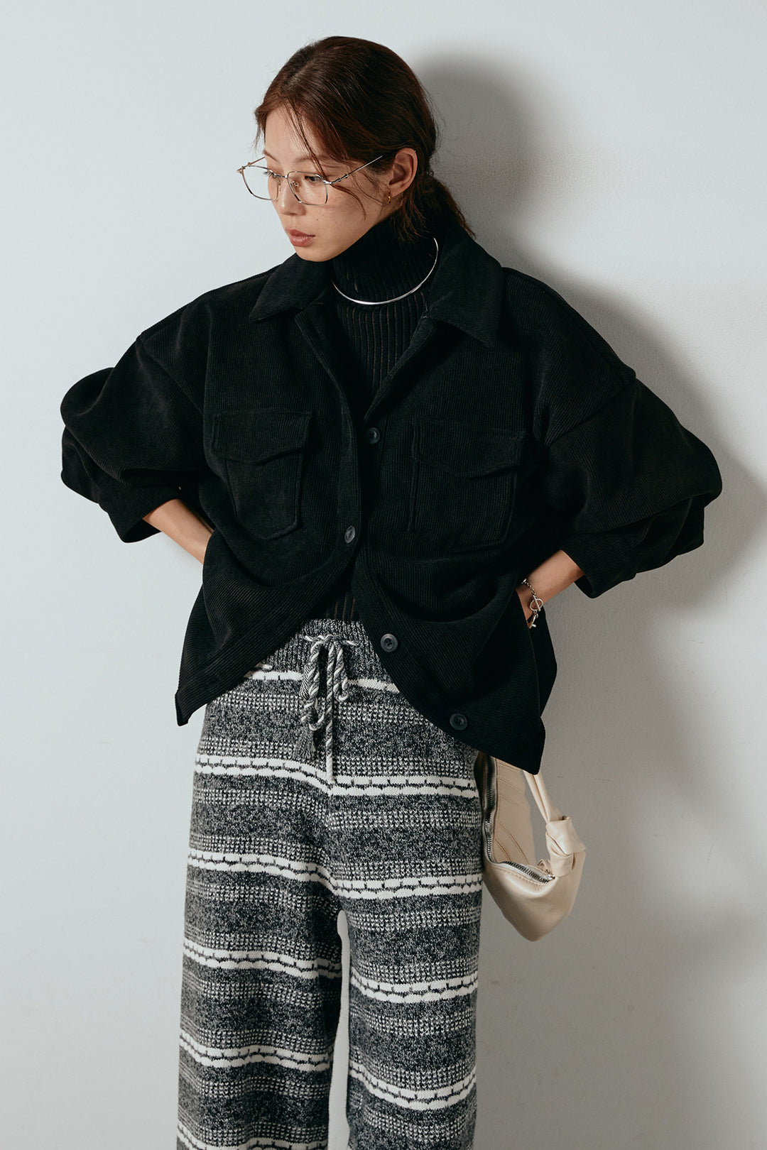 [SET]襟付きコーデュロイポケットシャツ+マルチライン柄リラックスニットパンツ(2set)