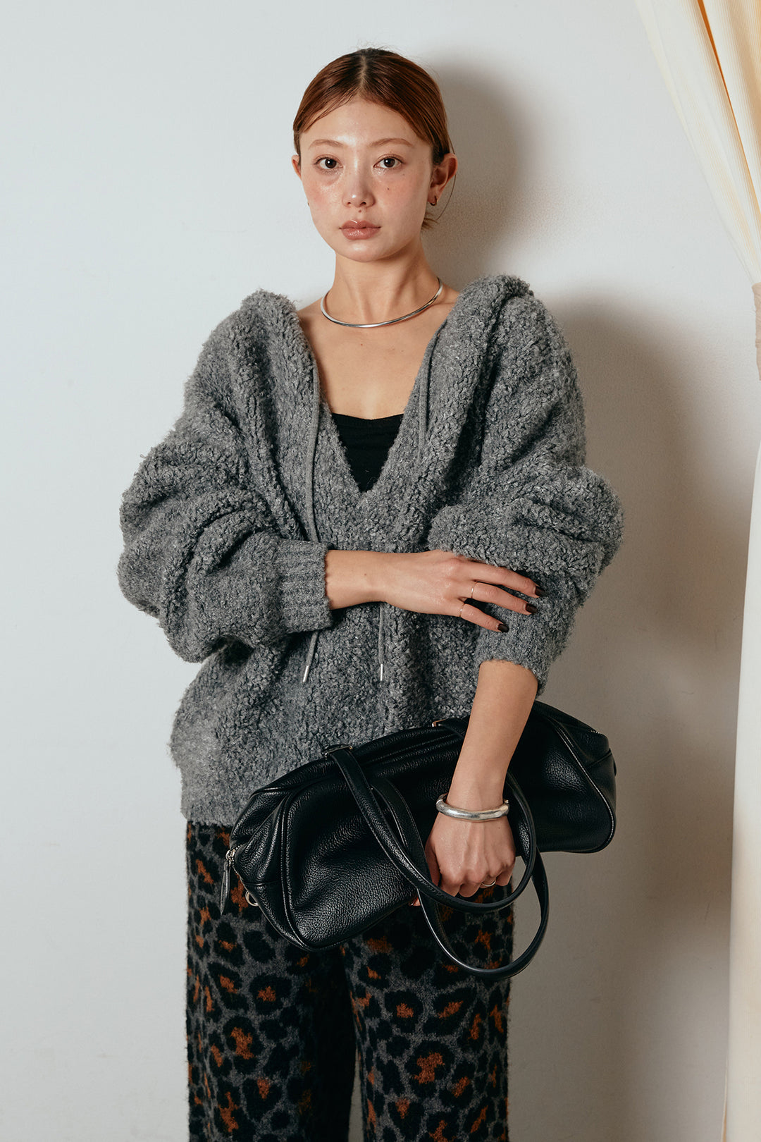 [SET]ブークレキーネックプルオーバー+リラックスレオパード柄ニットパンツ(2set)