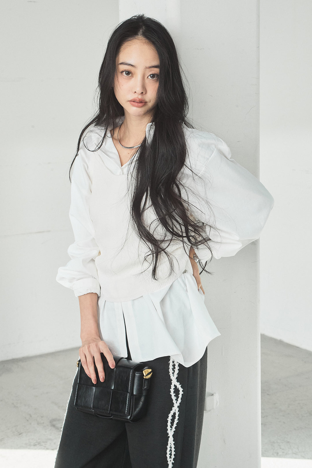 [SET]ニットキャミ付きシャツ+刺繡テープラインパンツ(2set)