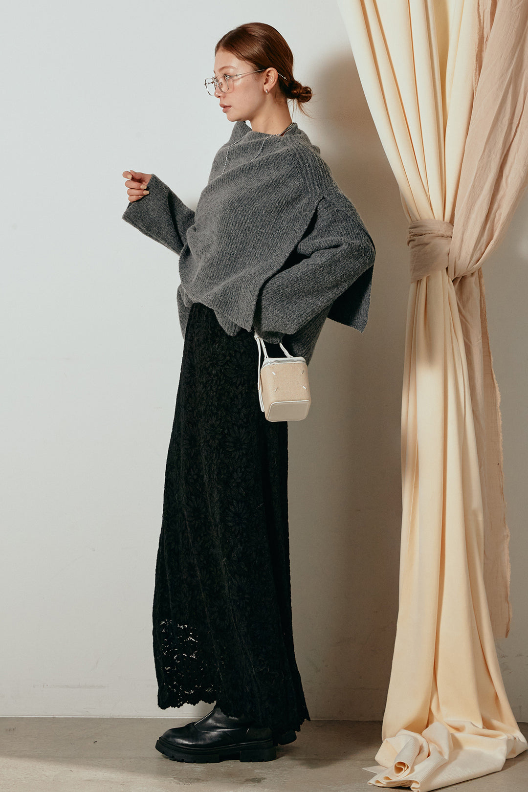 [SET]ケープデザインリブニットトップス+花柄刺繍ベロアフレアスカート(2set)