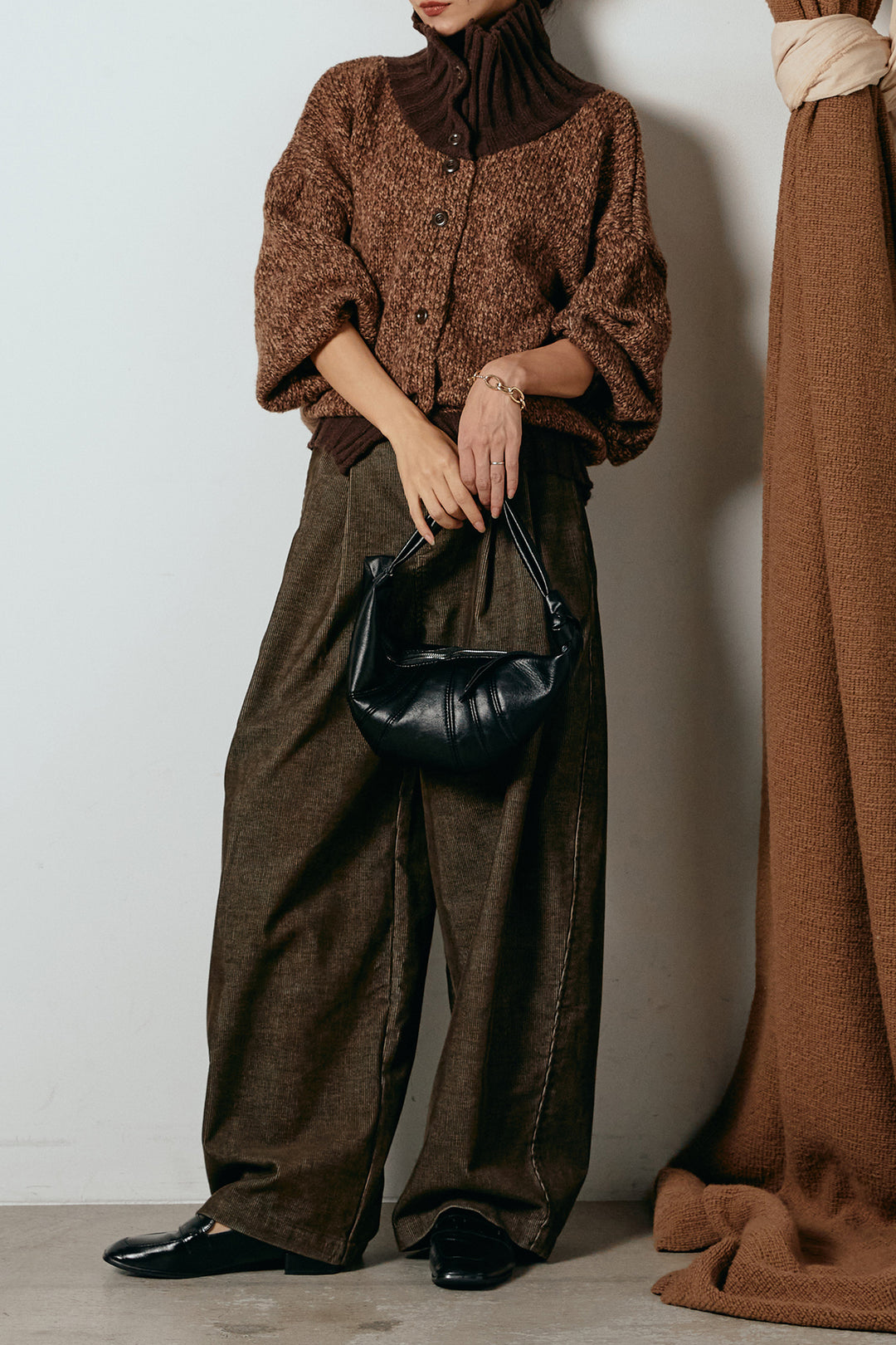 [SET]ハイネックミックスニットカーディガン+フロントタック入りコーデュロイパンツ(2set)