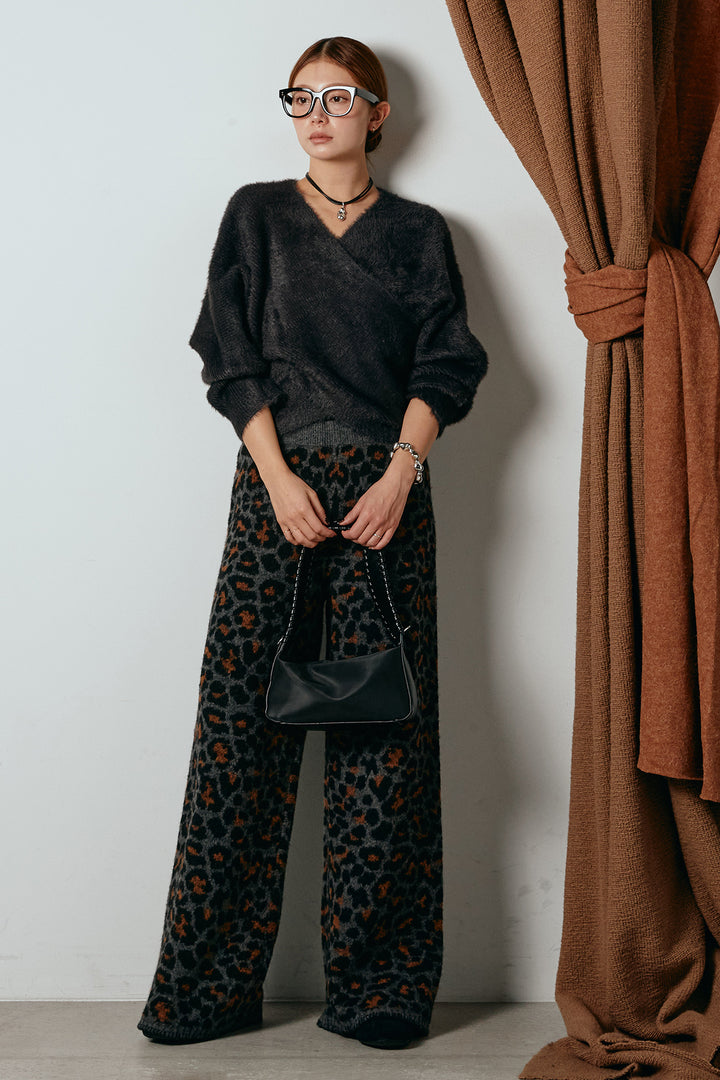 [SET]シャギーカシュクールニットトップス+リラックスレオパード柄ニットパンツ(2set)