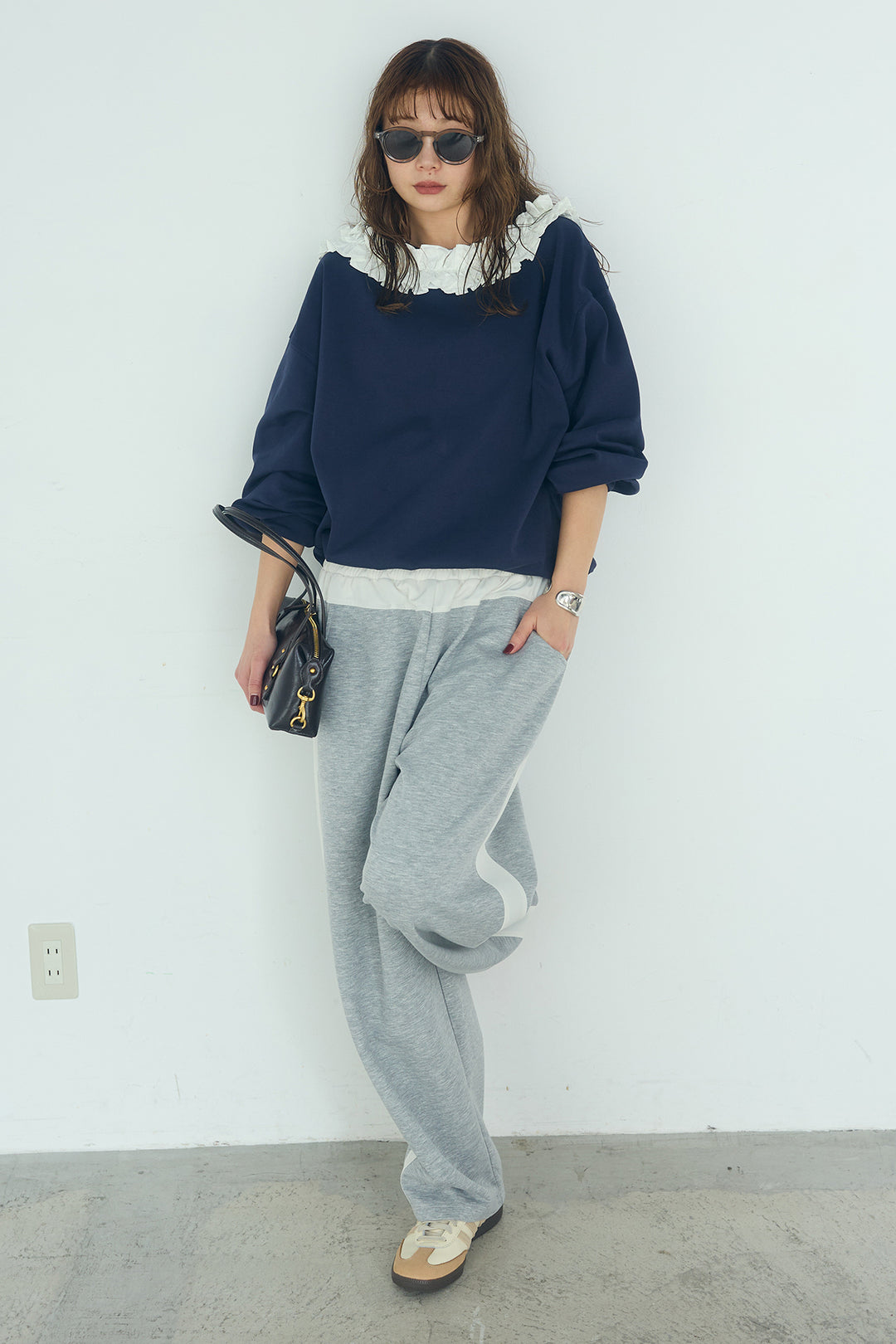 [SET]ネックギャザーフリルスウェット+異素材切り替えスウェットパンツ(2set)