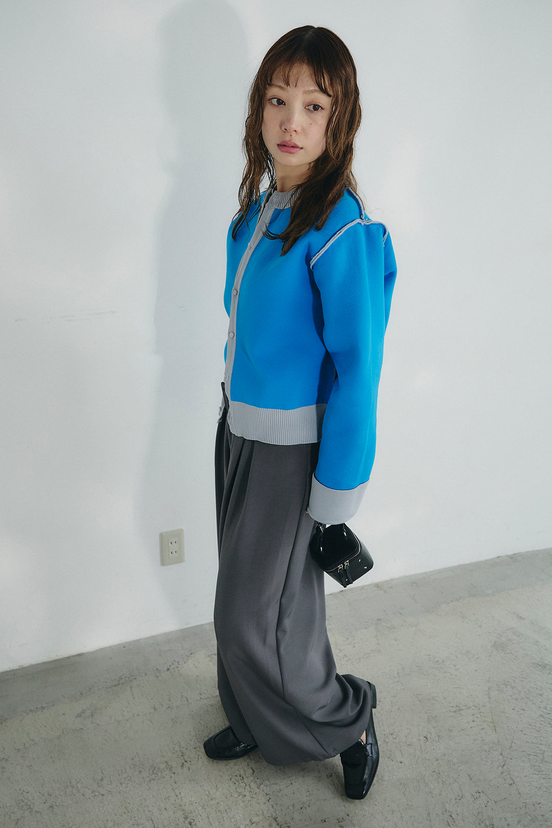 [SET]リバーシブル配色ニットカーディガン+ベルト付きツータックワイドパンツ(2set)