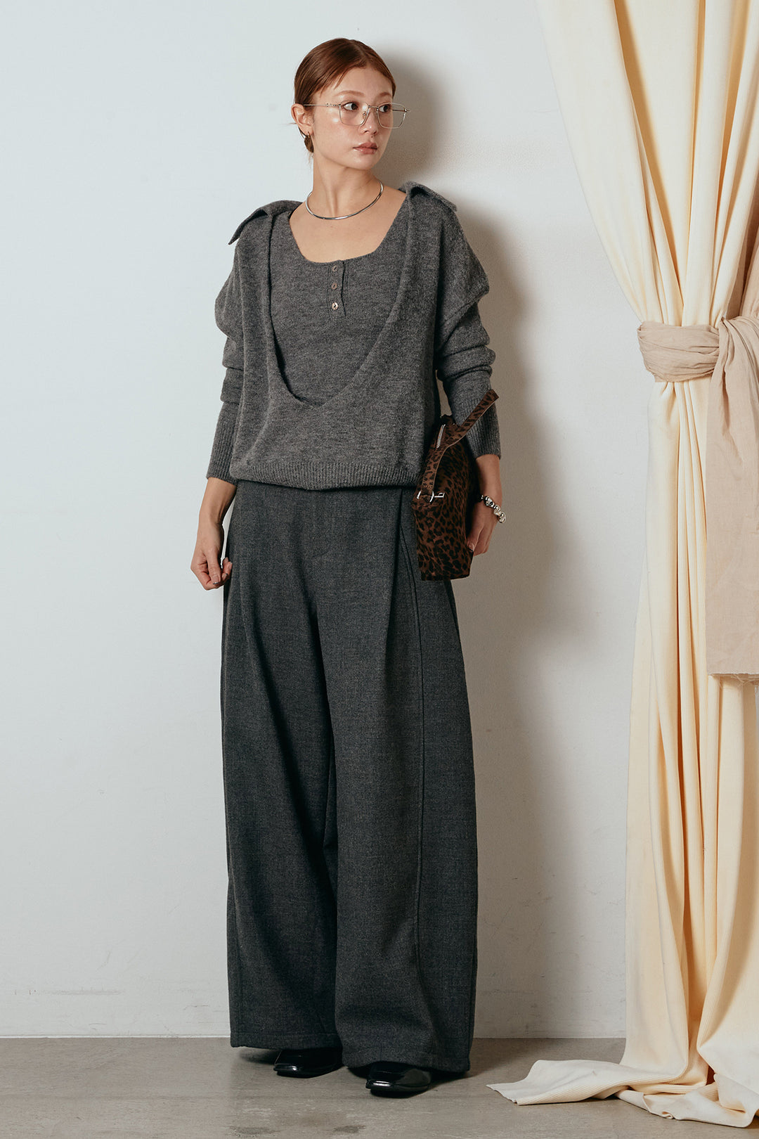 [SET]襟付きレイヤードニットトップス+ポーチベルト付きカーブパンツ(2set)