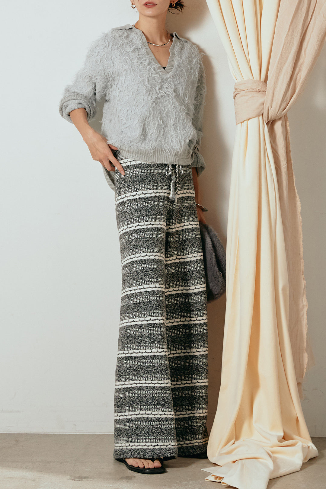 [SET]襟付きシャギーニットポロトップス+マルチライン柄リラックスニットパンツ(2set)