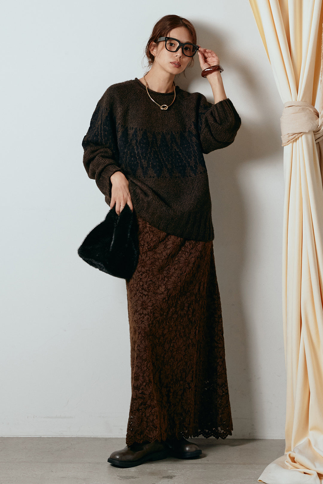 [SET]モノトーン柄ニットトップス+花柄刺繍ベロアフレアスカート(2set)