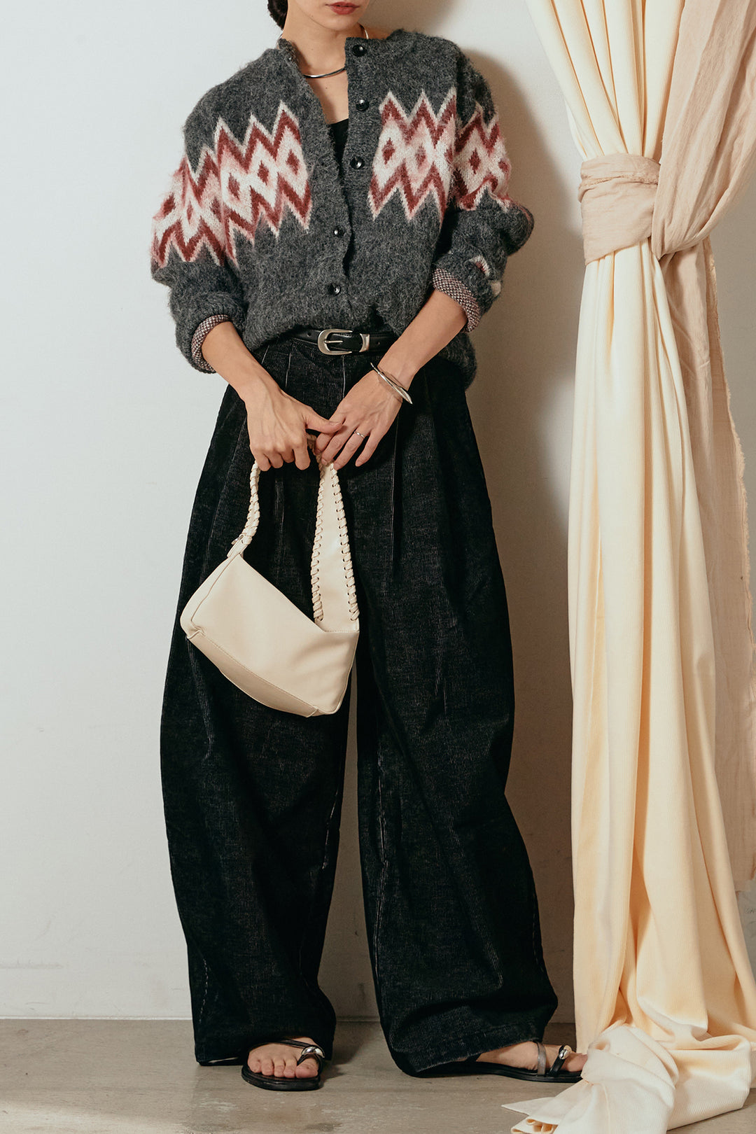 [SET]起毛ノルディック柄ニットカーディガン+フロントタック入りコーデュロイパンツ(2set)