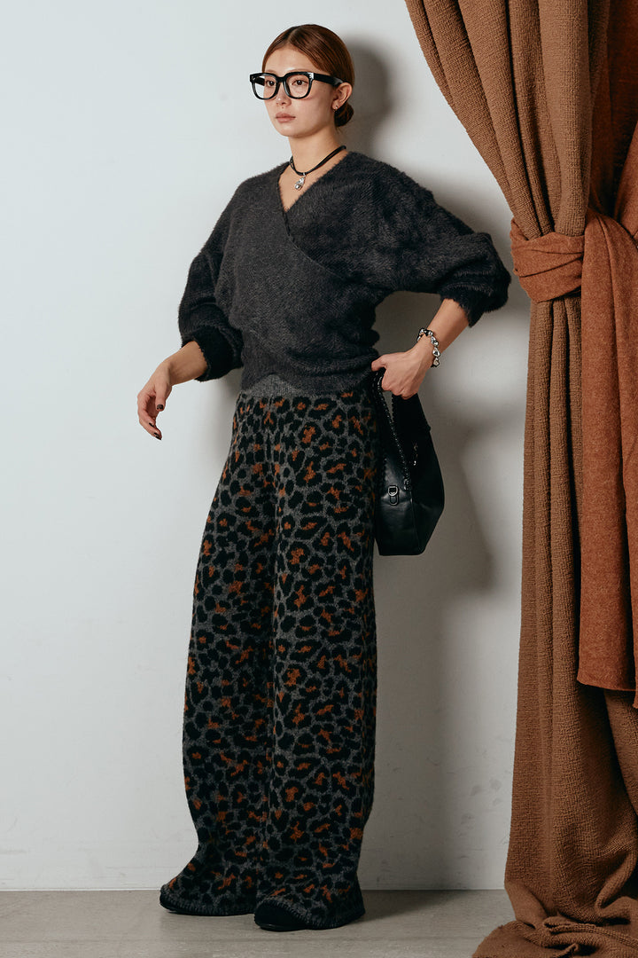 [SET]シャギーカシュクールニットトップス+リラックスレオパード柄ニットパンツ(2set)