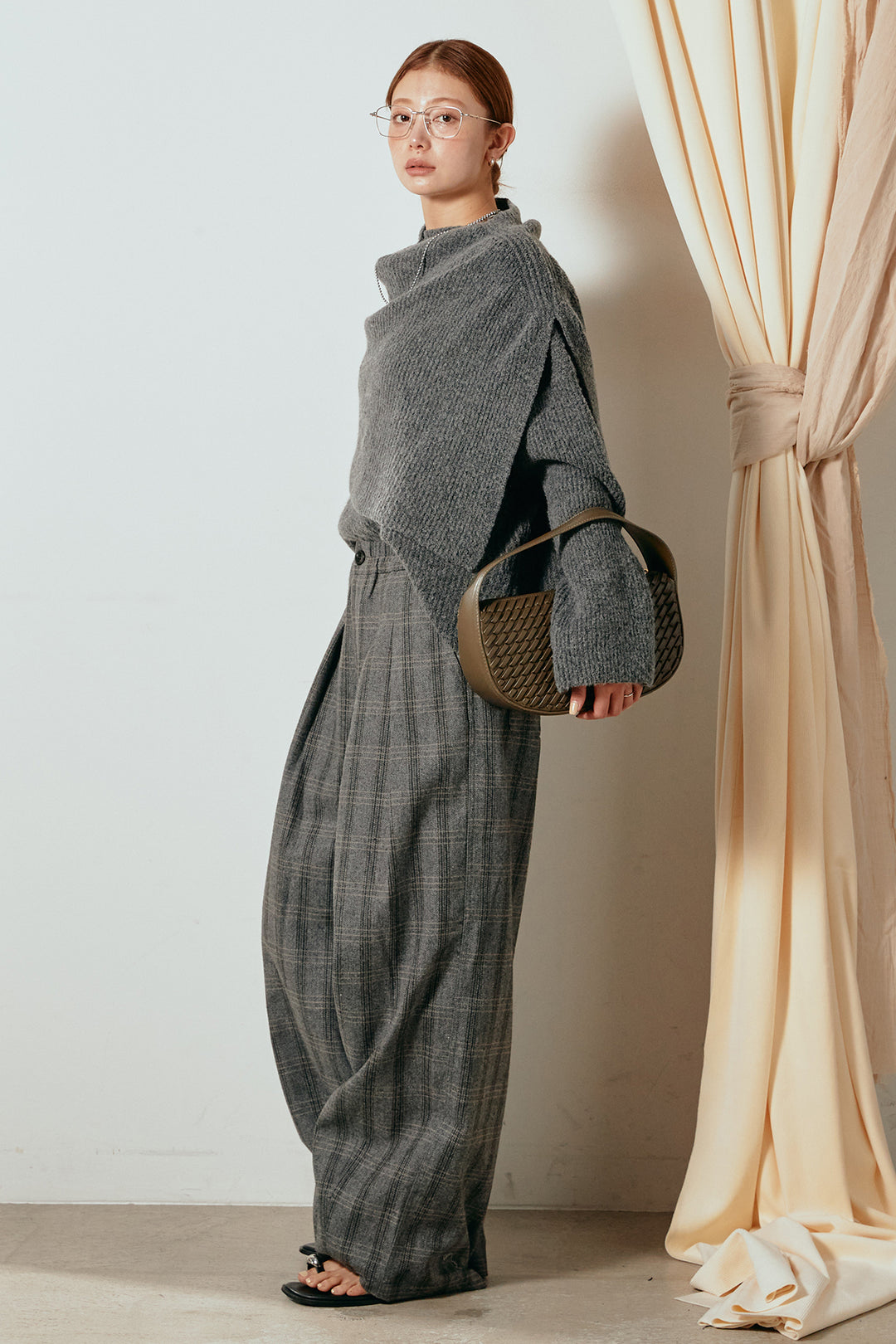 [SET]ケープデザインリブニットトップス+タータンチェック柄タックパンツ(2set)