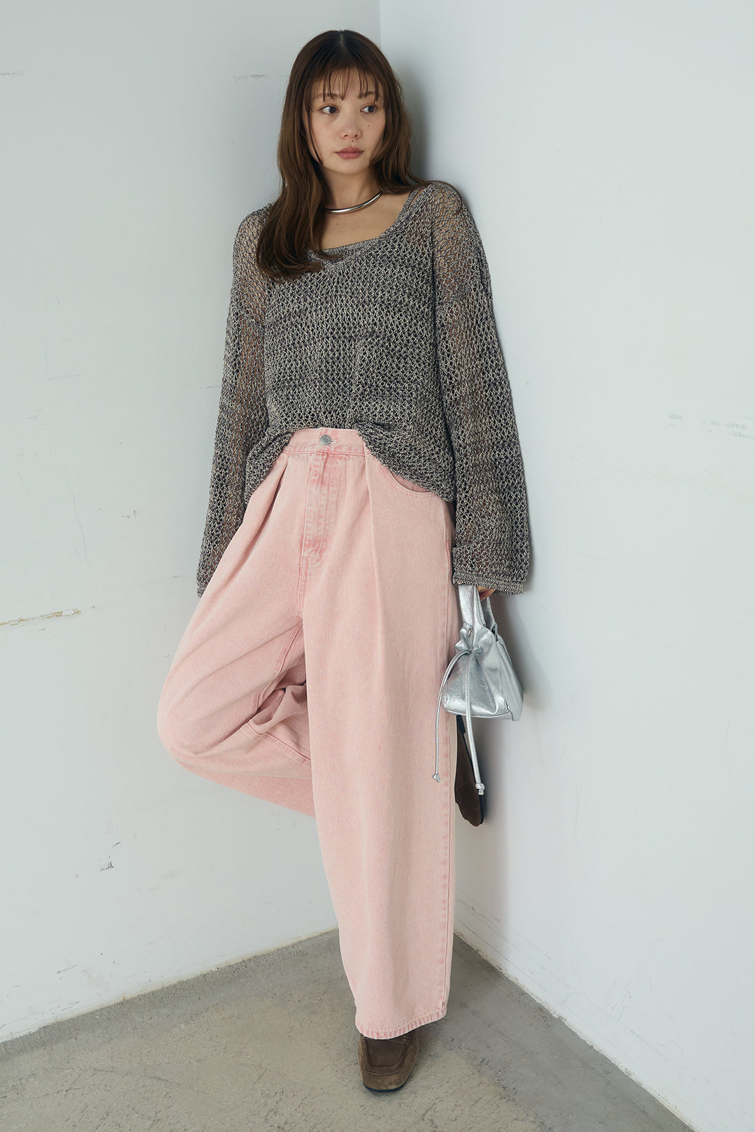 [SET]メッシュ編みビスチェセットVネックプルオーバー+カラーデニムタックカーブパンツ(2set)