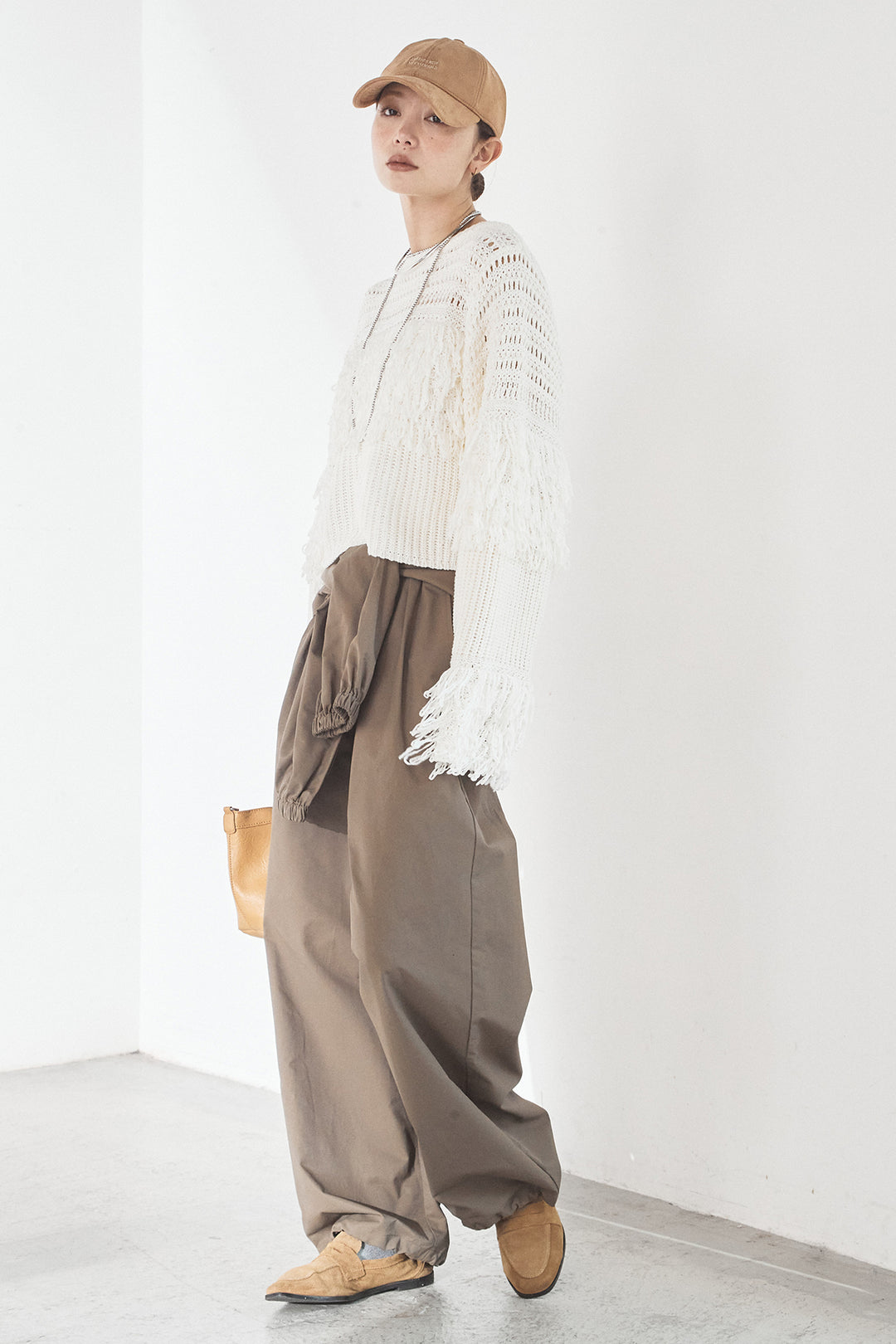 [SET]メッシュフリンジ切り替えプルオーバー+合繊ツイルスタンドウエスト巻きジョガーパンツ(2set)