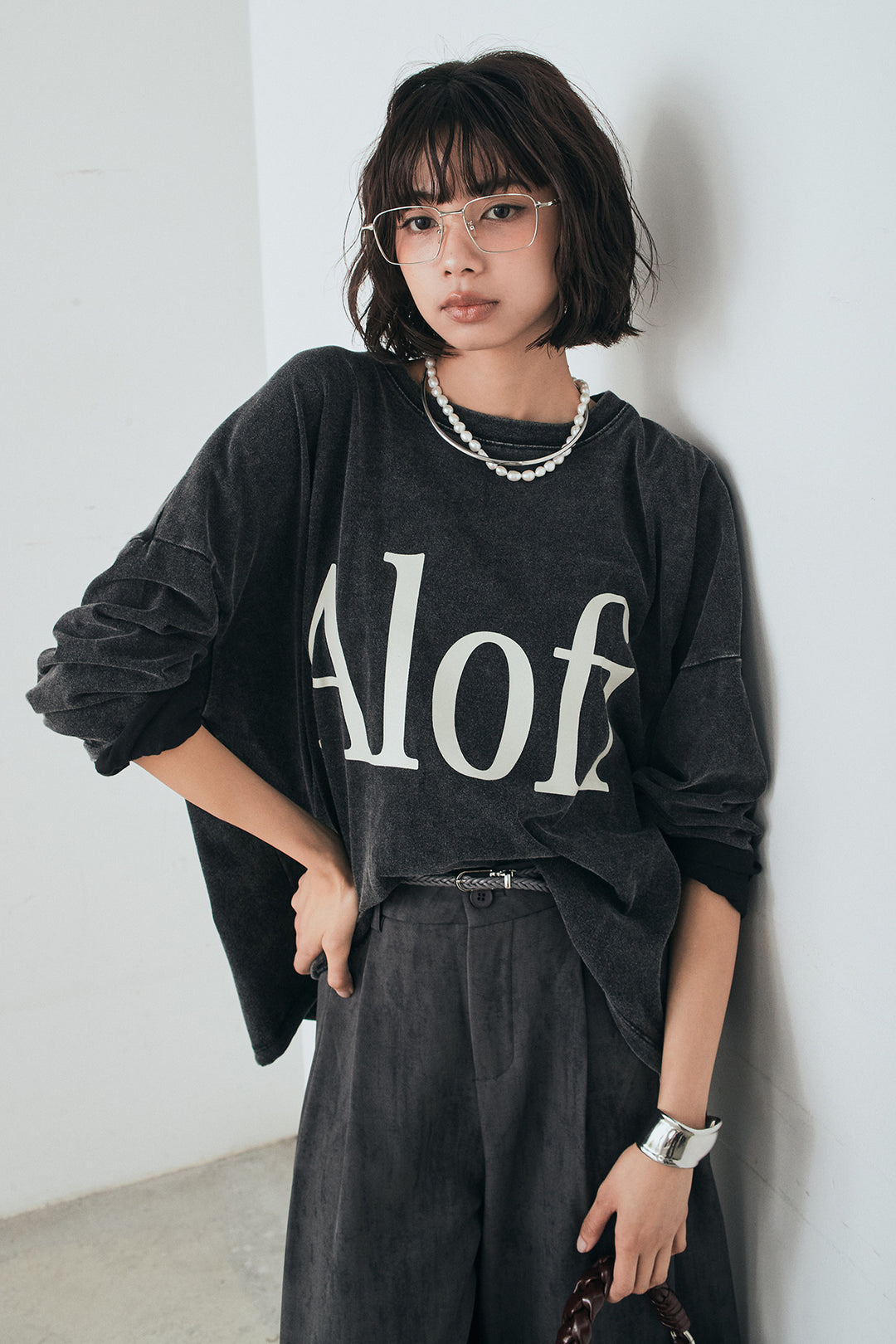 [SET]裾センタードロストロゴプリントワイドTシャツ+紐ベルト付きかすれ柄ワイドスラックス(2set)