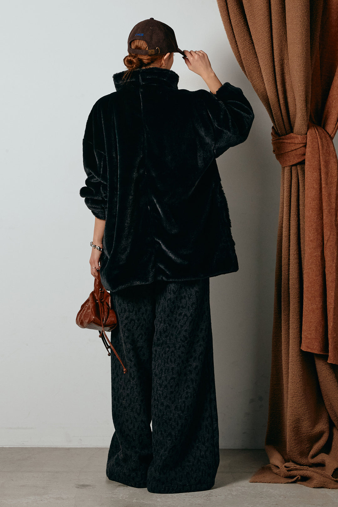 [SET]スタンドネックファーコート+レオパードジャガードニットパンツ(2set)