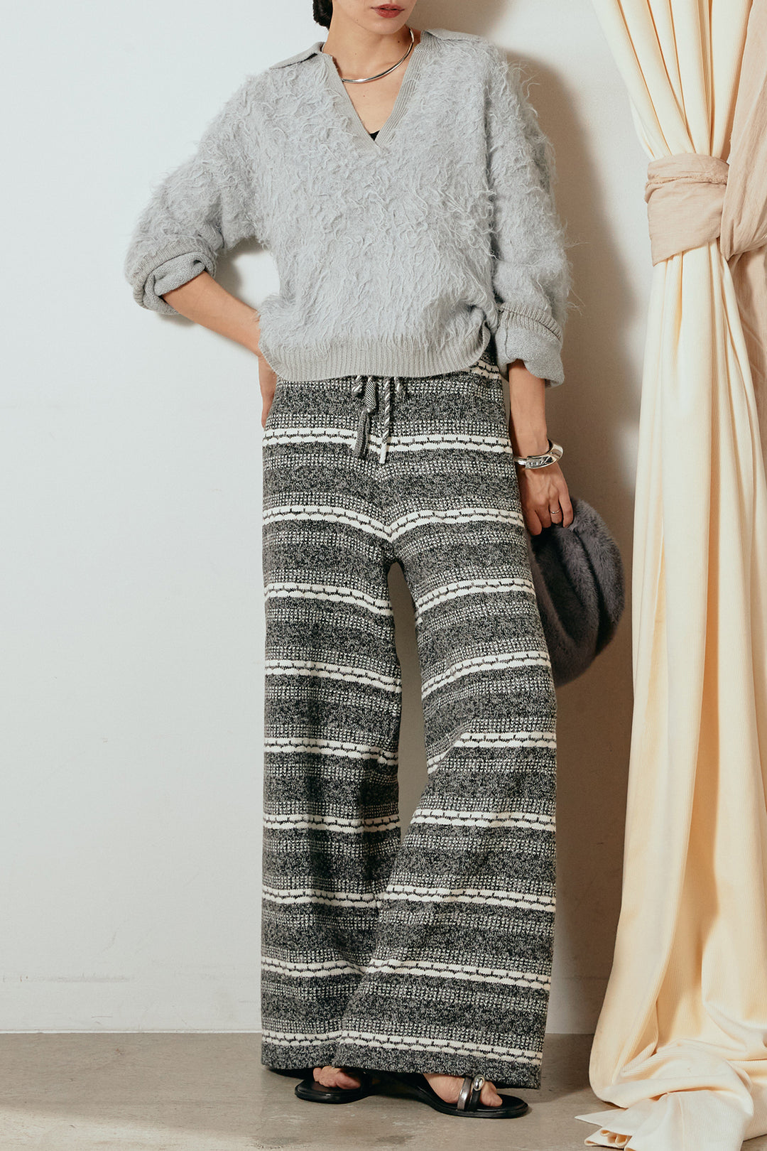 [SET]襟付きシャギーニットポロトップス+マルチライン柄リラックスニットパンツ(2set)