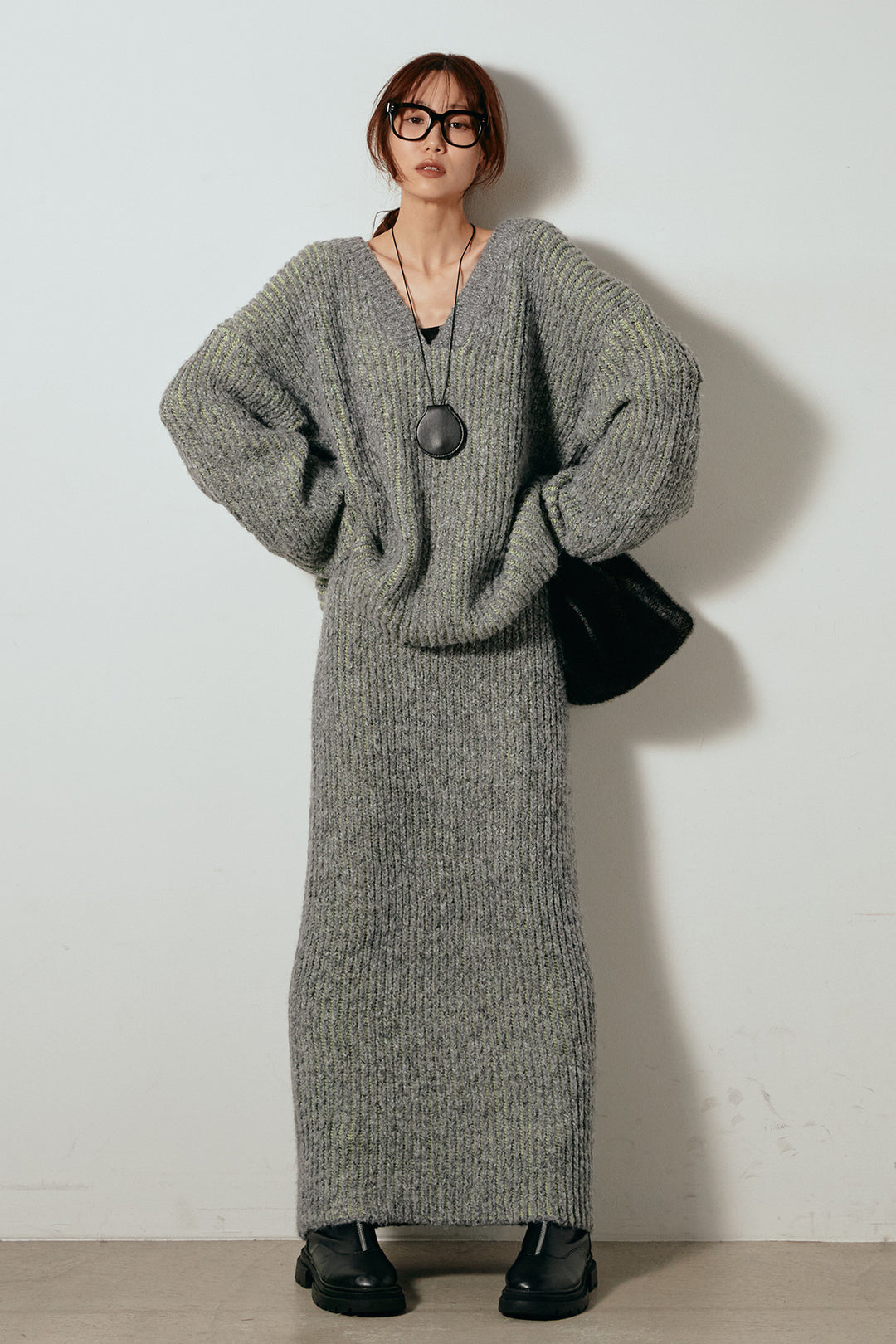 [SET]アルパカタッチ深Vニットトップス+アルパカタッチニットタイトスカート(2set)