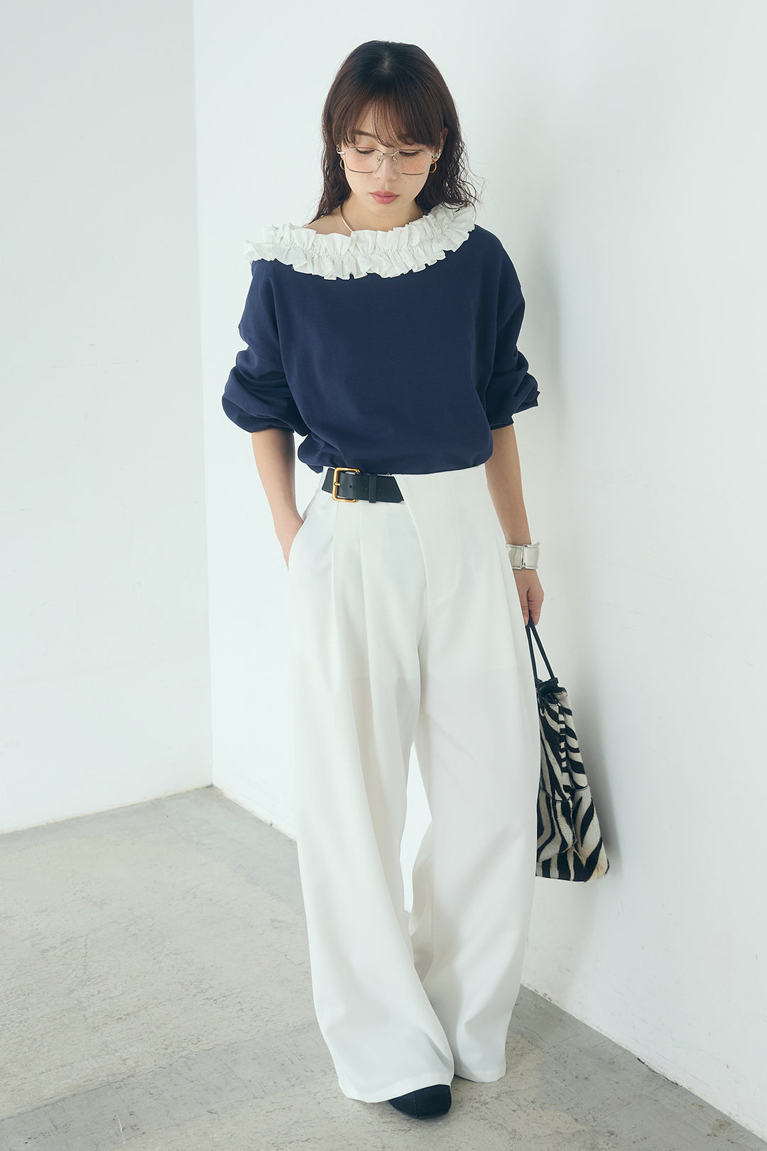 [SET]ネックギャザーフリルスウェット+サイドベルトタック入りスラックス(2set)