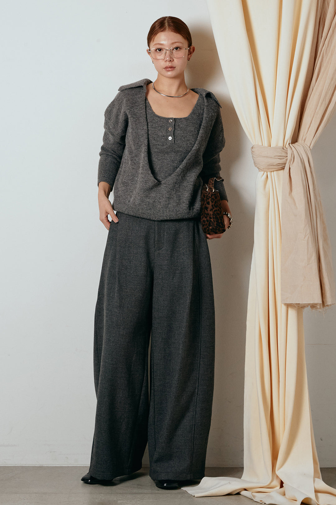 [SET]襟付きレイヤードニットトップス+ポーチベルト付きカーブパンツ(2set)