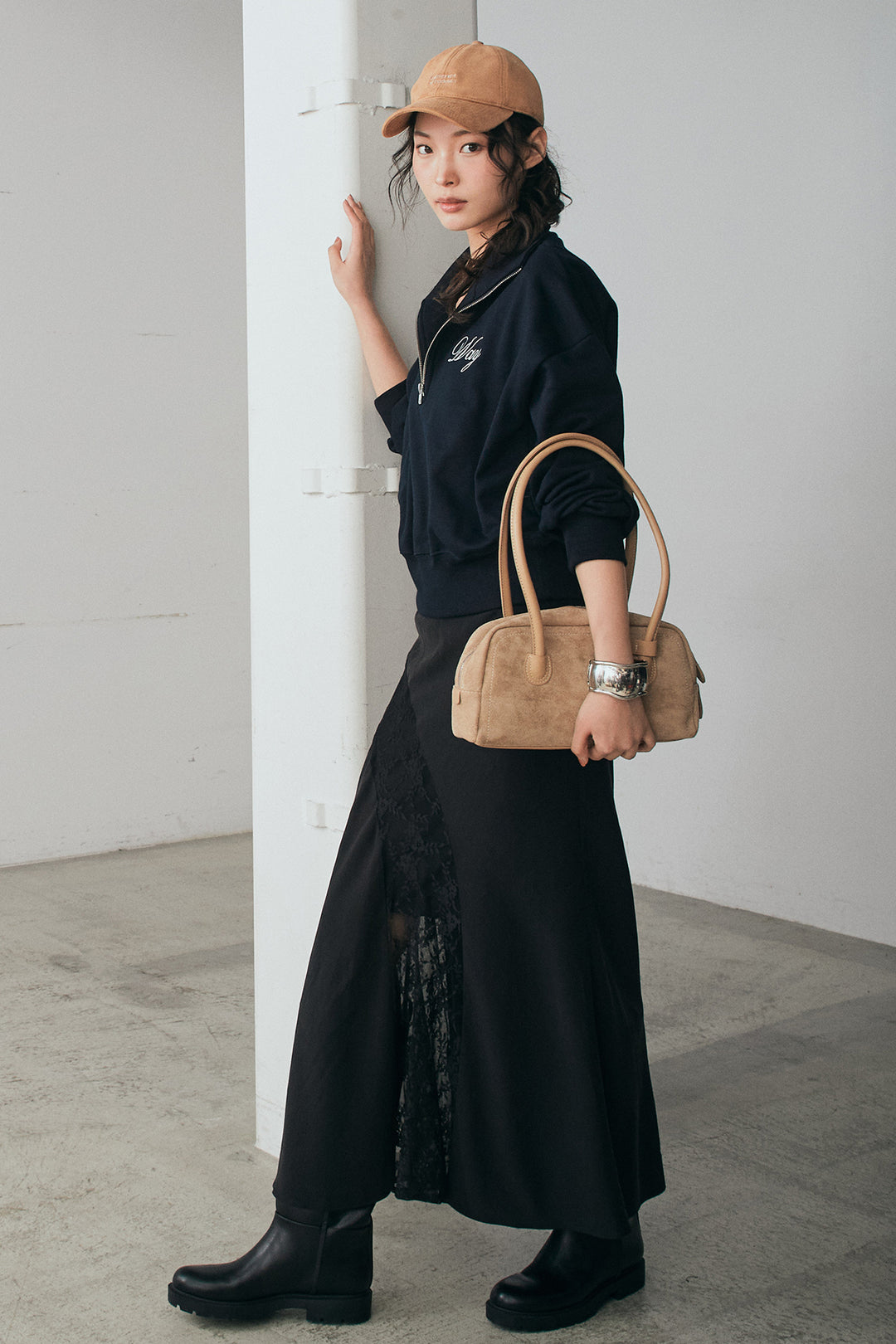 [SET]裏毛ロゴ刺繍ハーフZIPスウェット+刺繍レースデザインサテンスカート(2set)