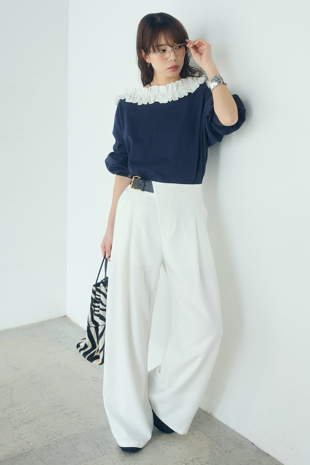 [SET]ネックギャザーフリルスウェット+サイドベルトタック入りスラックス(2set)