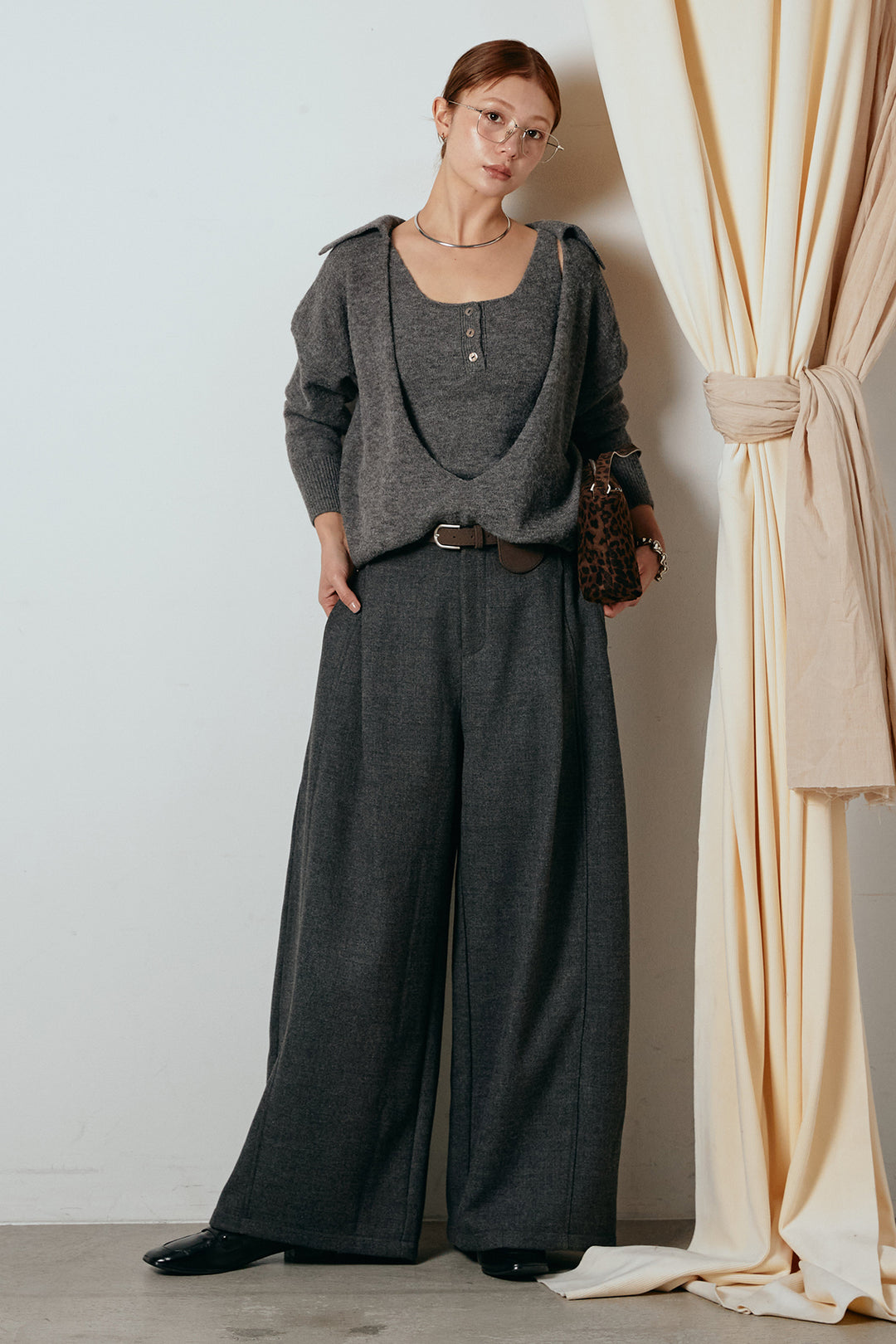 [SET]襟付きレイヤードニットトップス+ポーチベルト付きカーブパンツ(2set)