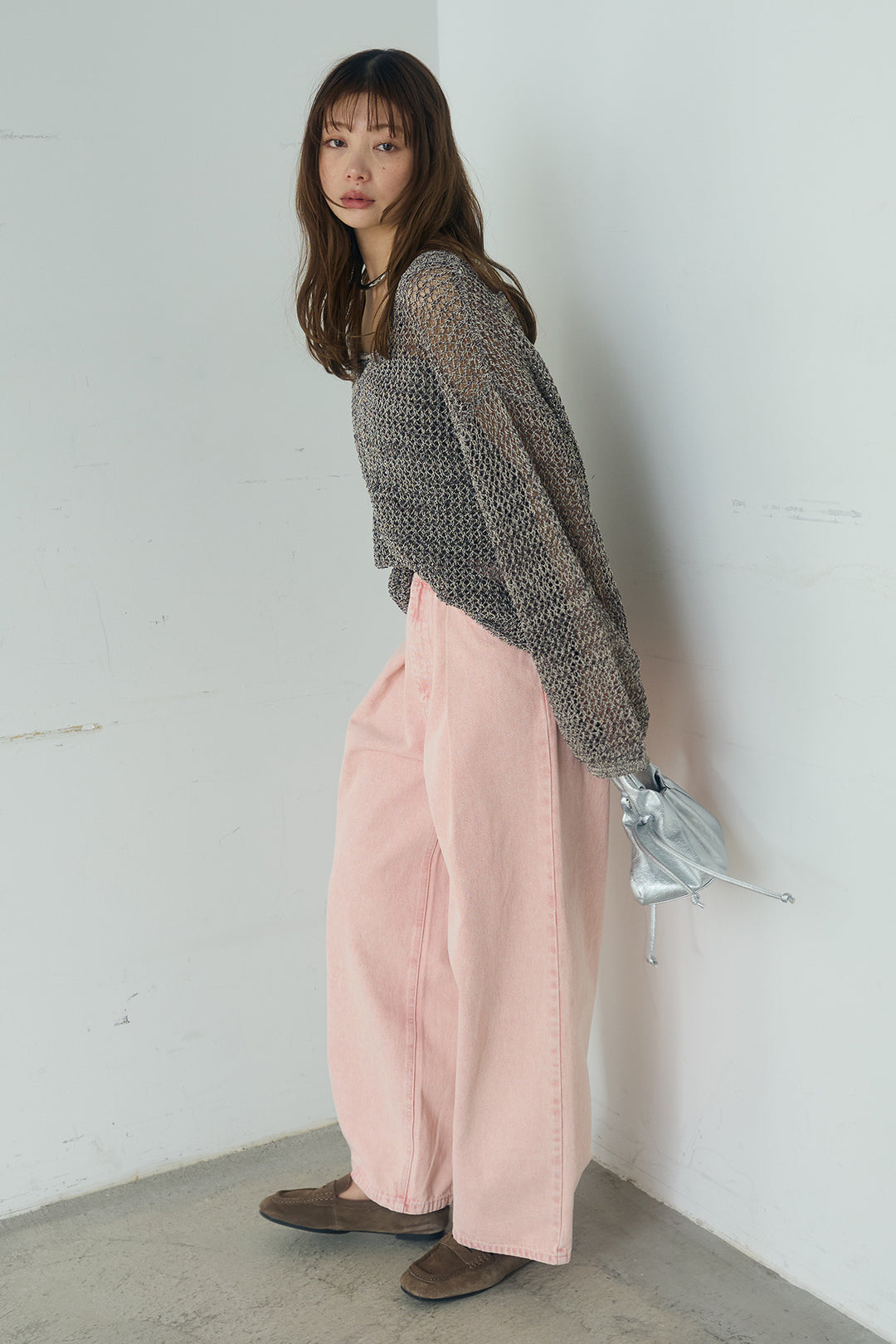 [SET]メッシュ編みビスチェセットVネックプルオーバー+カラーデニムタックカーブパンツ(2set)