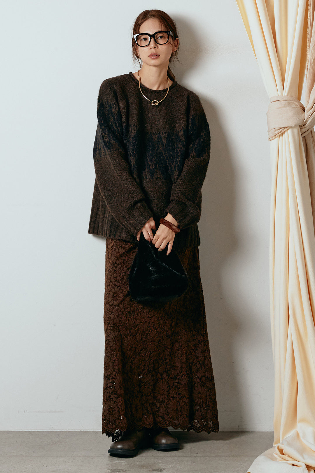 [SET]モノトーン柄ニットトップス+花柄刺繍ベロアフレアスカート(2set)