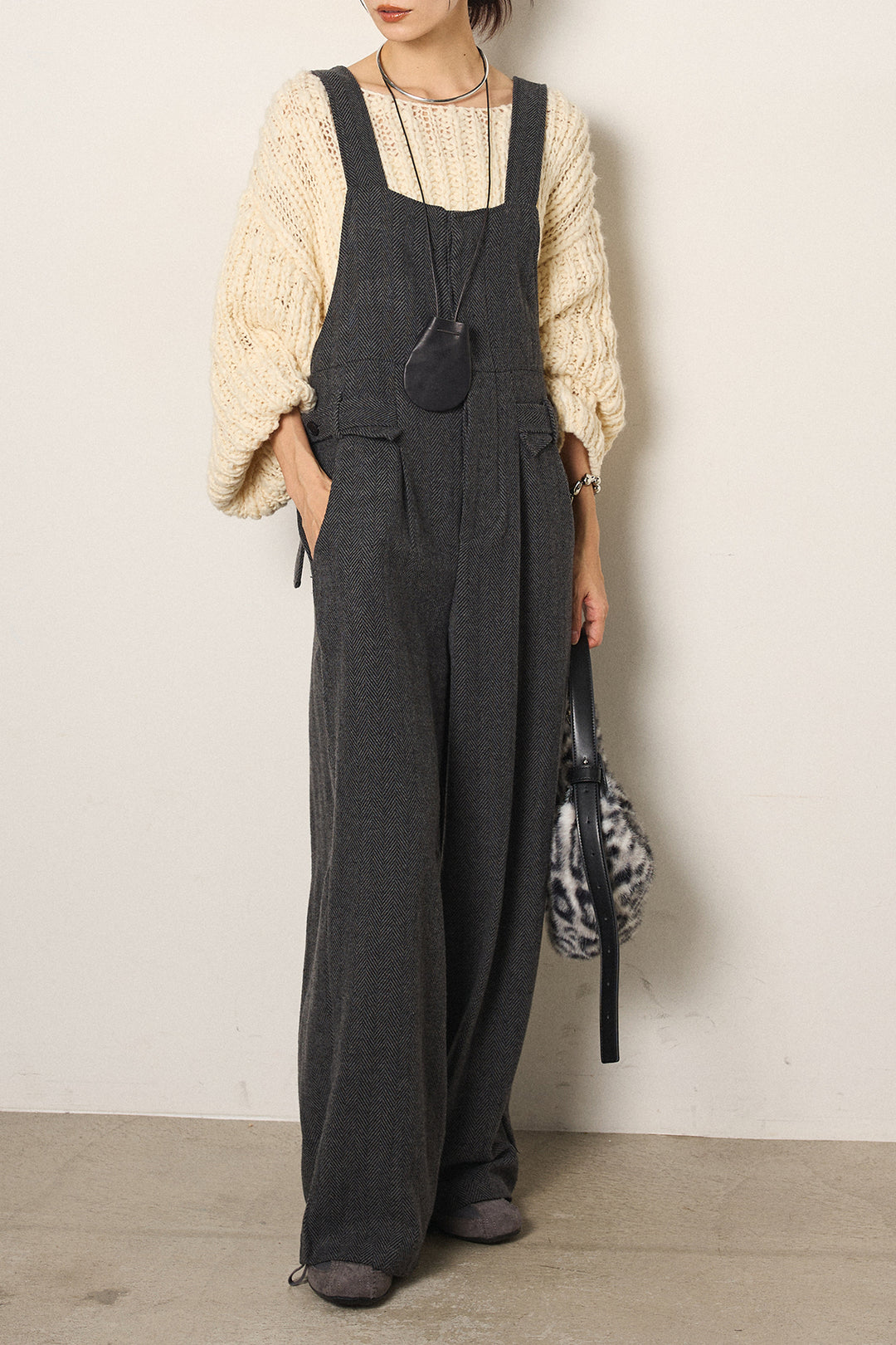 [SET]チャンキースラブニットクロップドプルオーバー+クラシックヘリンボーンサロペット(2set)