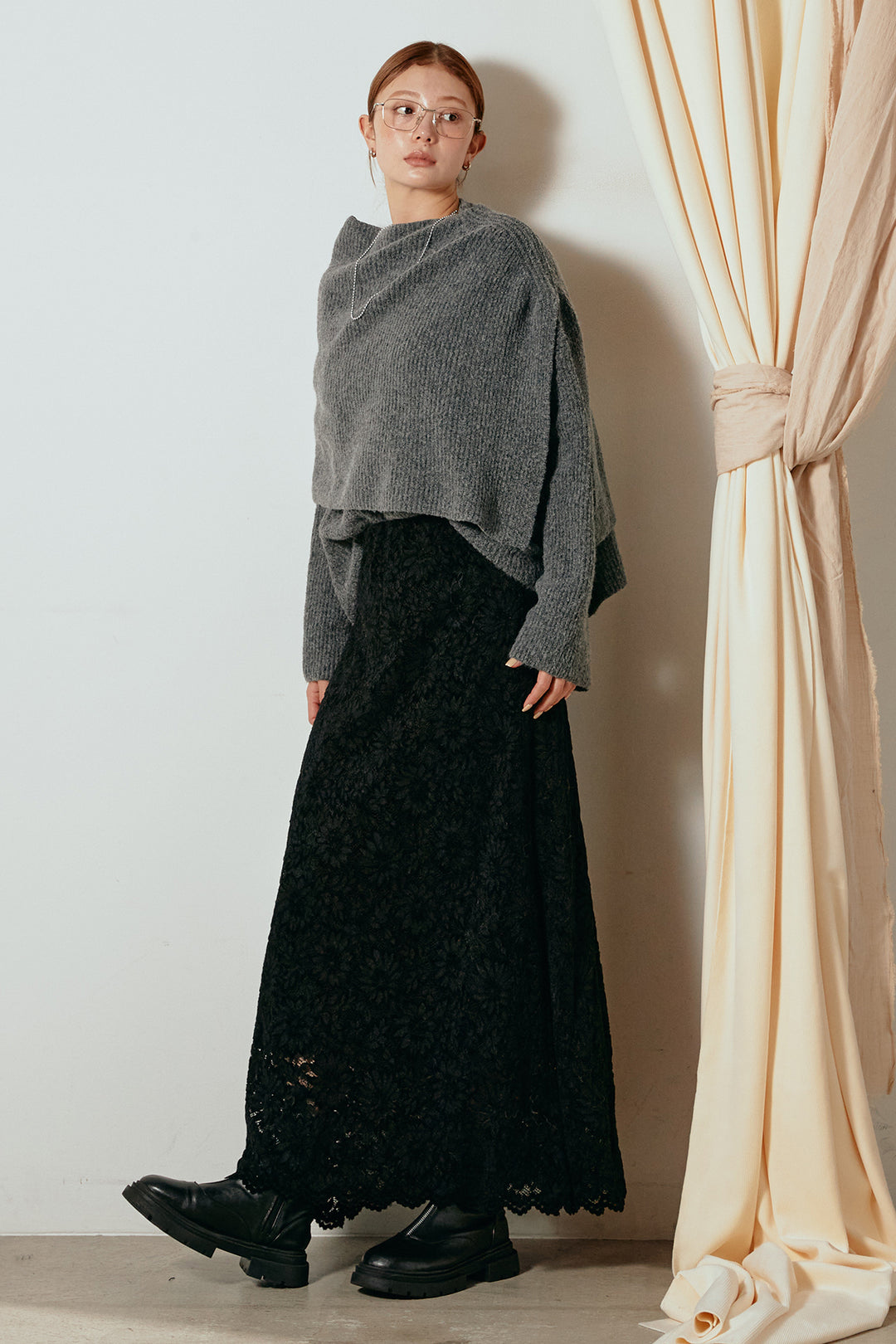[SET]ケープデザインリブニットトップス+花柄刺繍ベロアフレアスカート(2set)