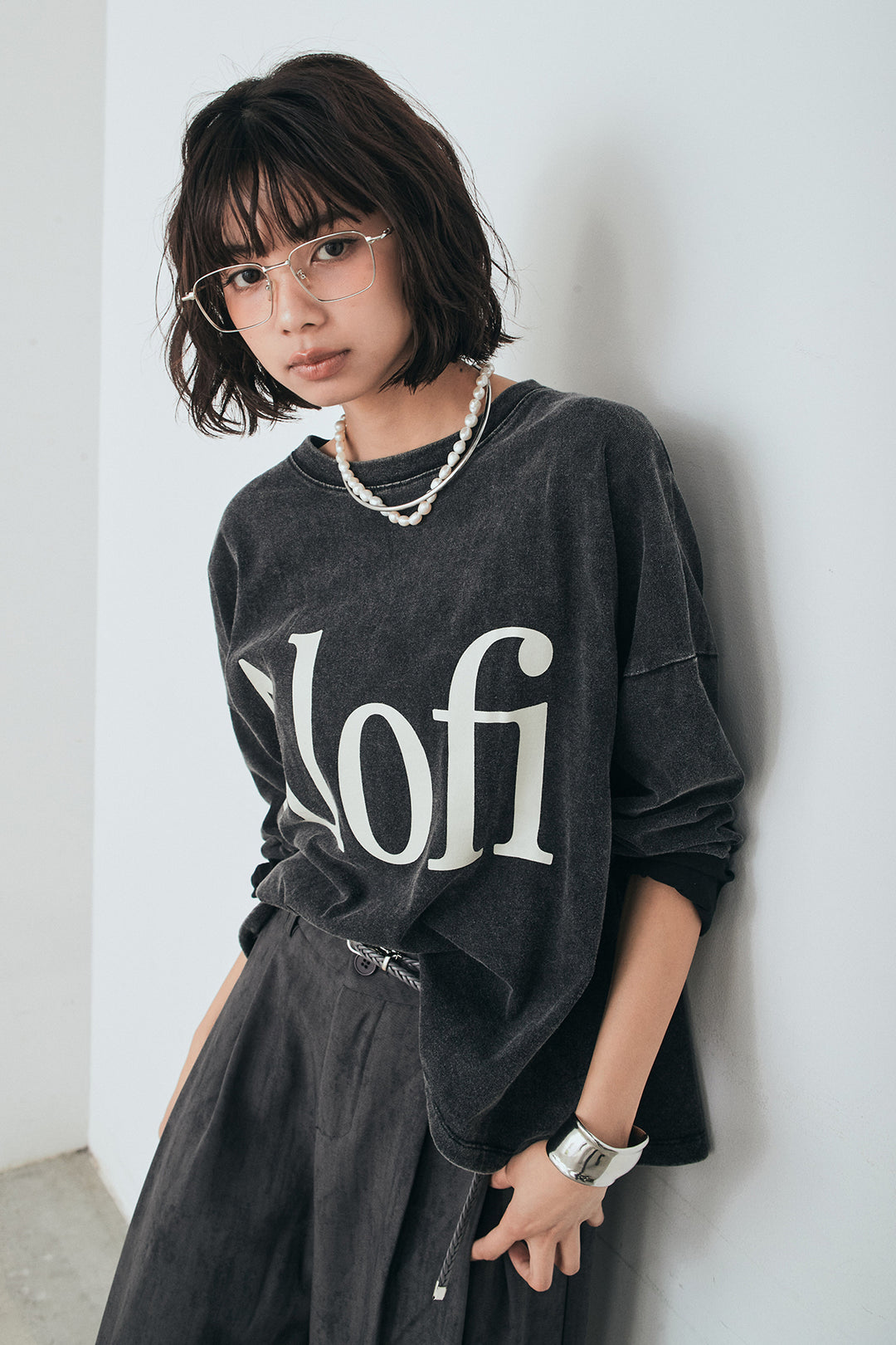 [SET]裾センタードロストロゴプリントワイドTシャツ+紐ベルト付きかすれ柄ワイドスラックス(2set)