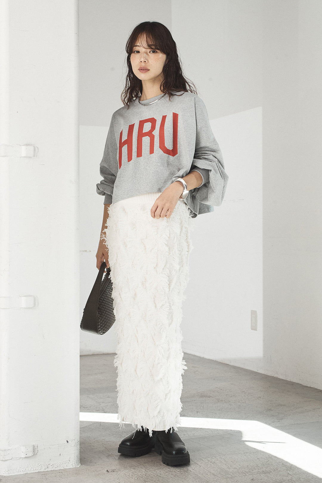 [SET]ビッグロゴHRU袖ボリュームトップス+カットフリンジニットタイトスカート(2set)