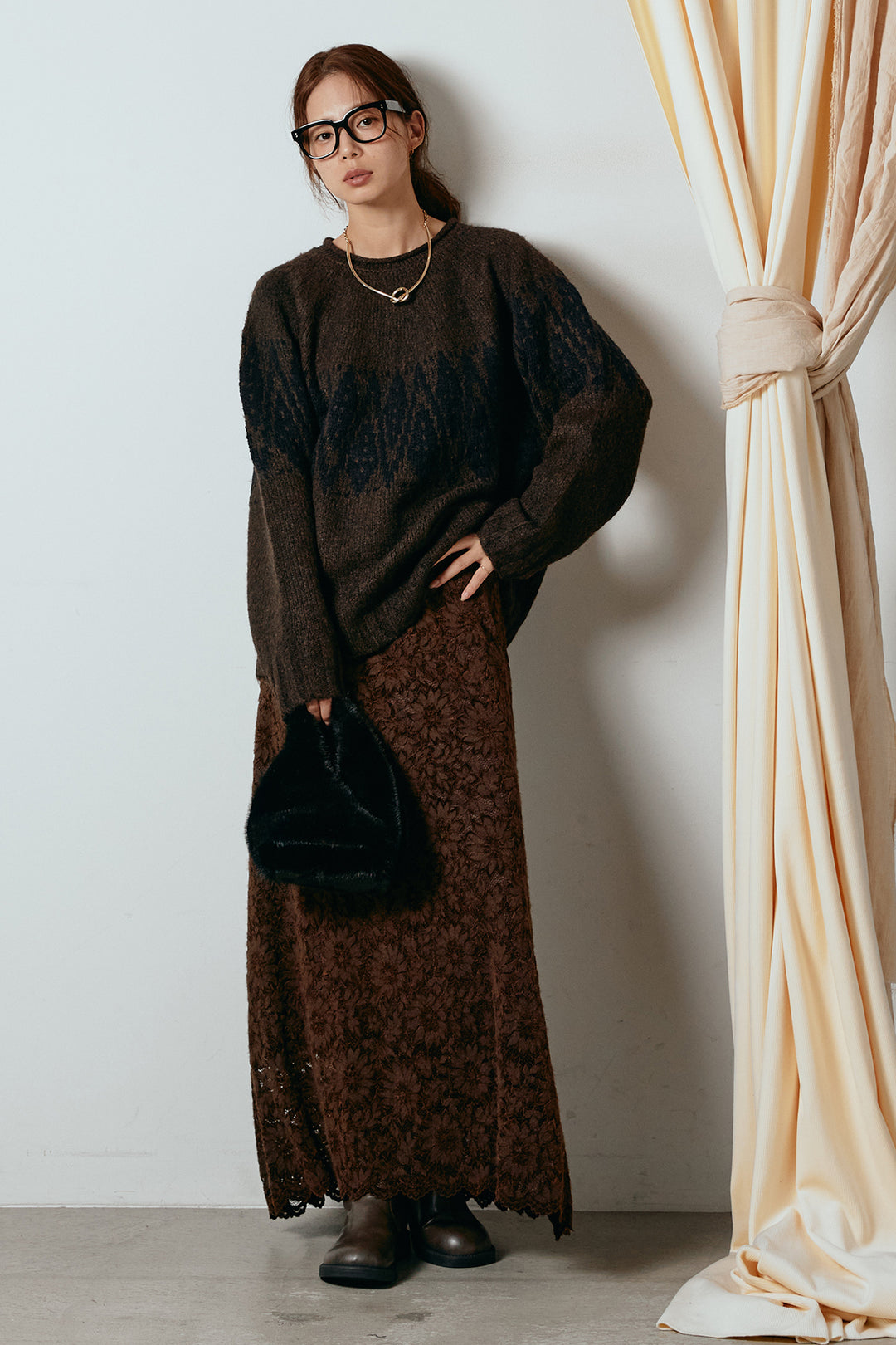 [SET]モノトーン柄ニットトップス+花柄刺繍ベロアフレアスカート(2set)