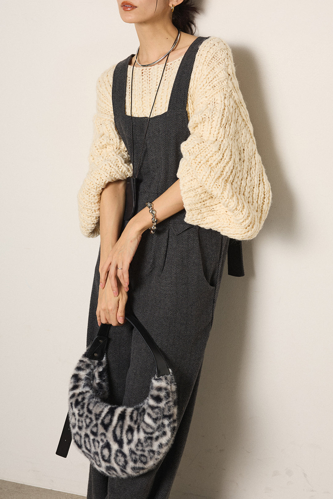 [SET]チャンキースラブニットクロップドプルオーバー+クラシックヘリンボーンサロペット(2set)