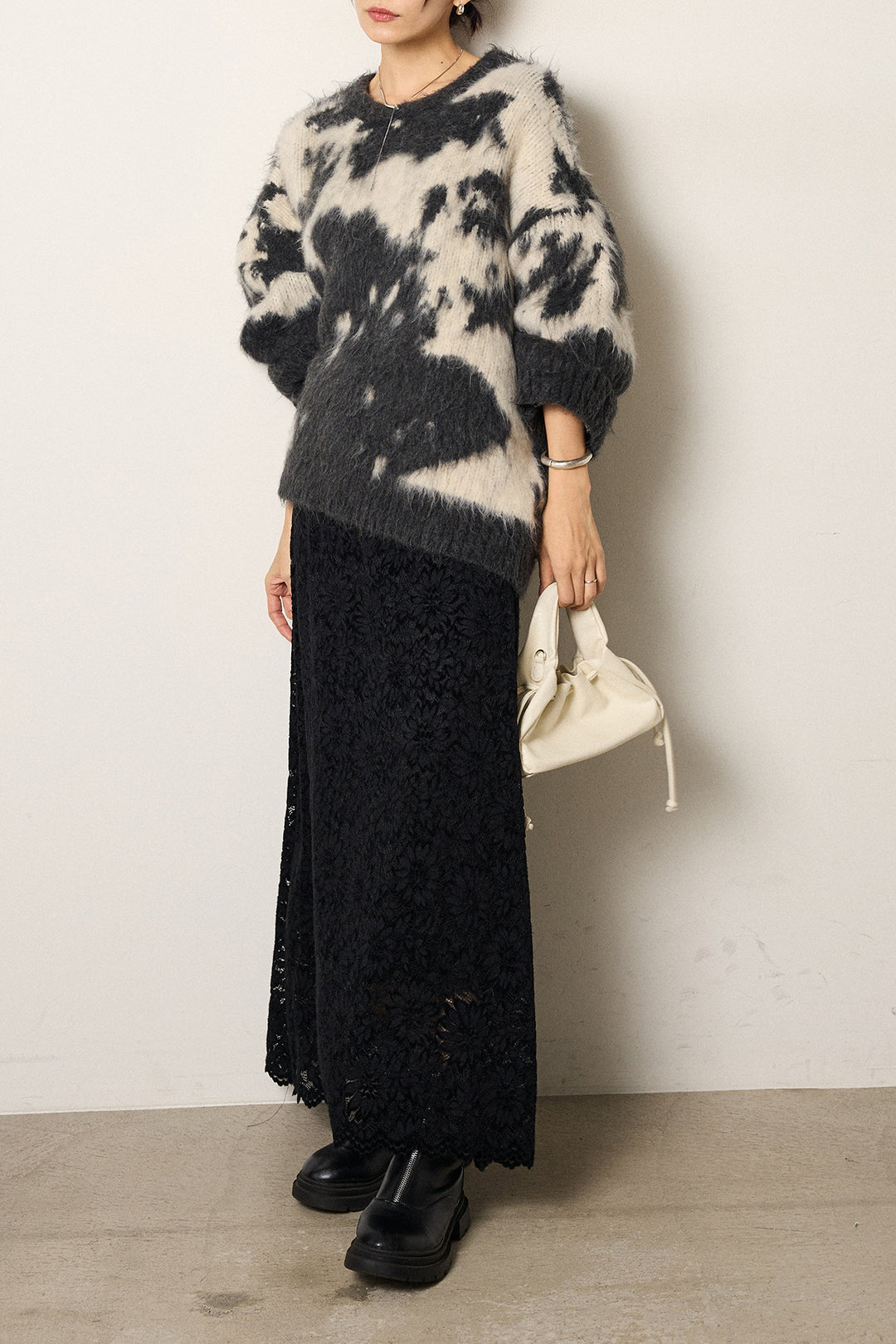 [SET]モヘアタッチマーブルニット+花柄刺繍ベロアフレアスカート(2set)